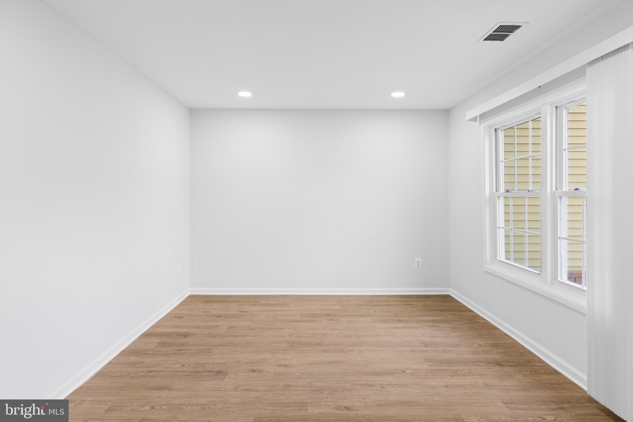 LAUREL - Residential