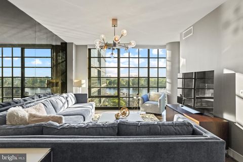 45 SUTTON SQUARE SW 503 WASHINGTON DC 20024