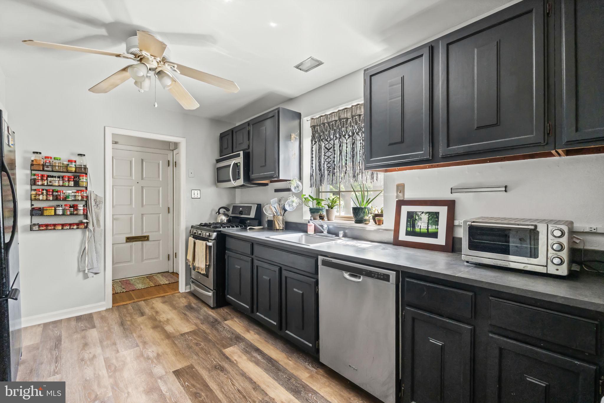 WARWICK VILLAGE - Residential