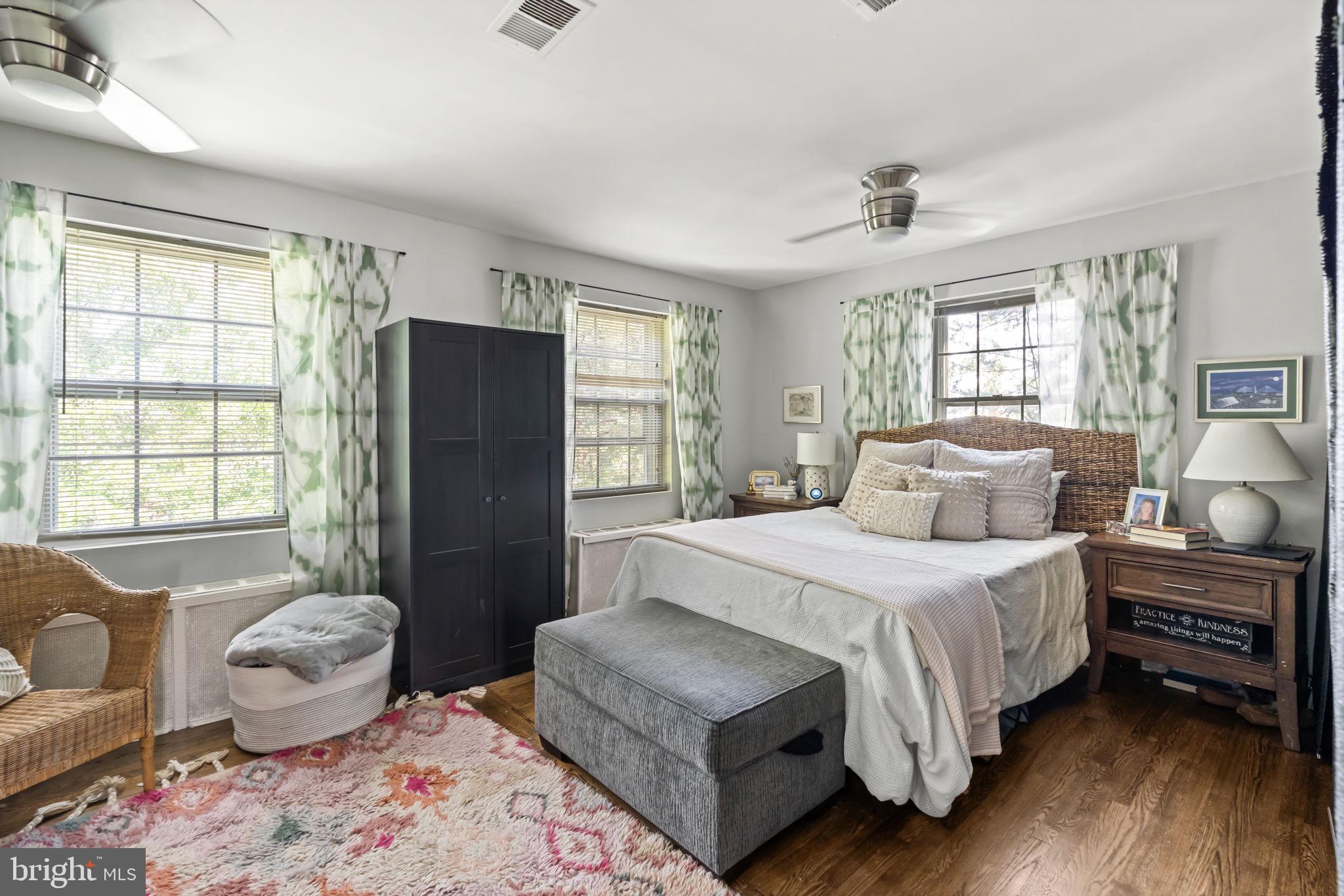 WARWICK VILLAGE - Residential