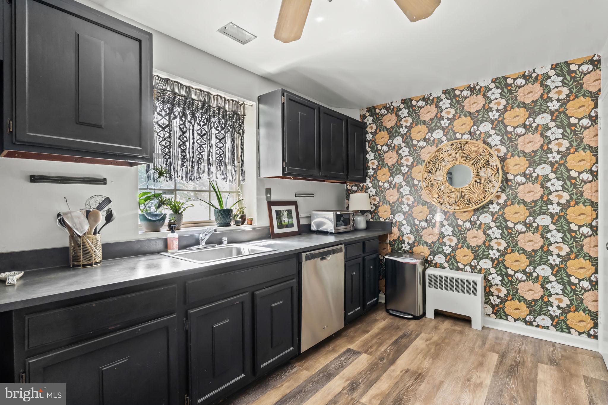 WARWICK VILLAGE - Residential