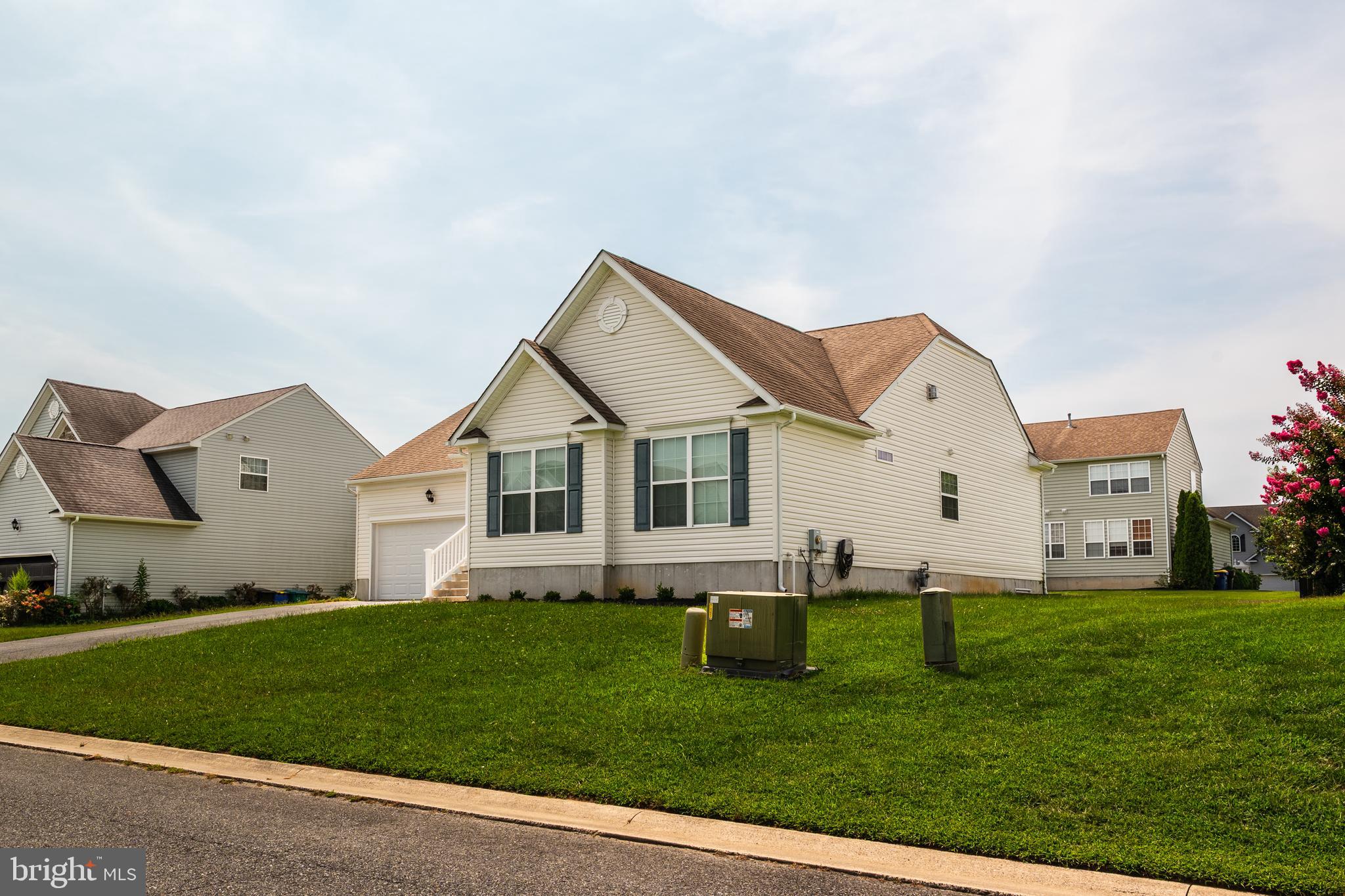 207 STONEBRIDGE DRIVE