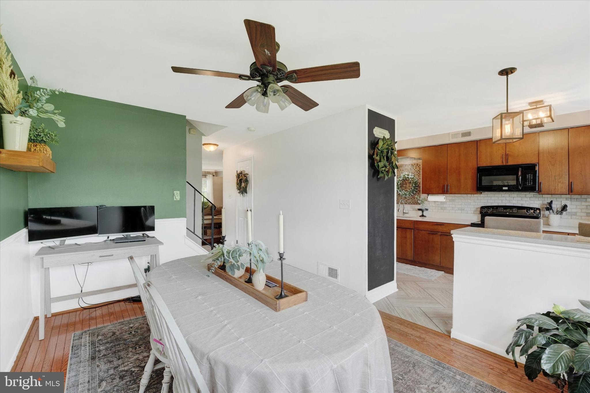 BEAVER RUN KNOLL - Residential