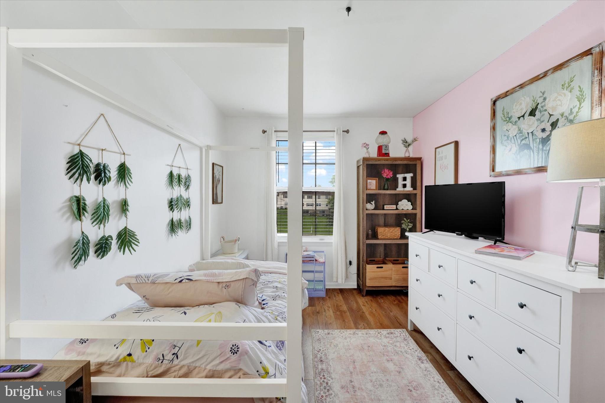 BEAVER RUN KNOLL - Residential