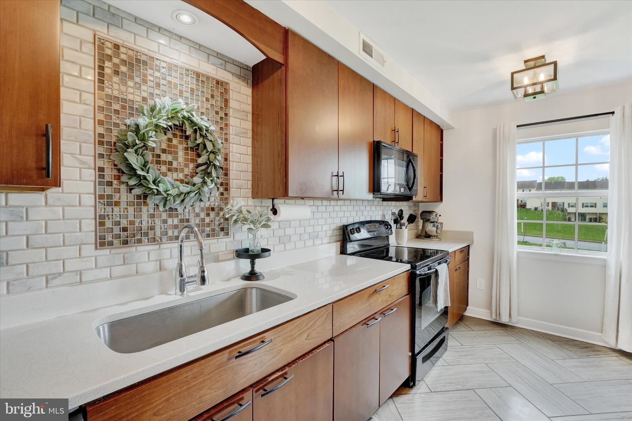 BEAVER RUN KNOLL - Residential