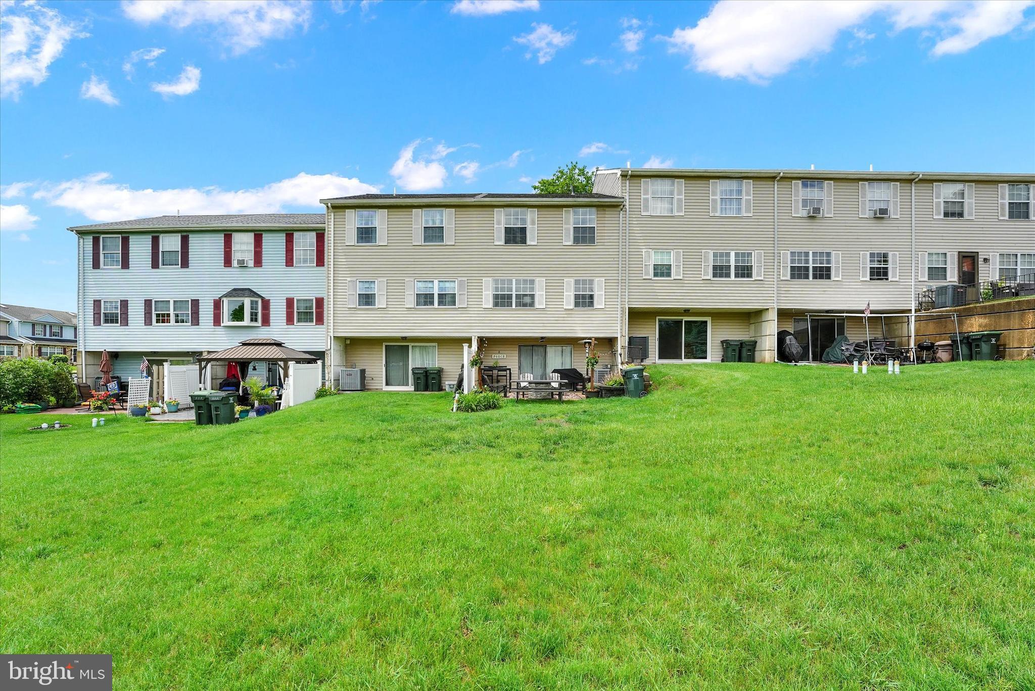 BEAVER RUN KNOLL - Residential