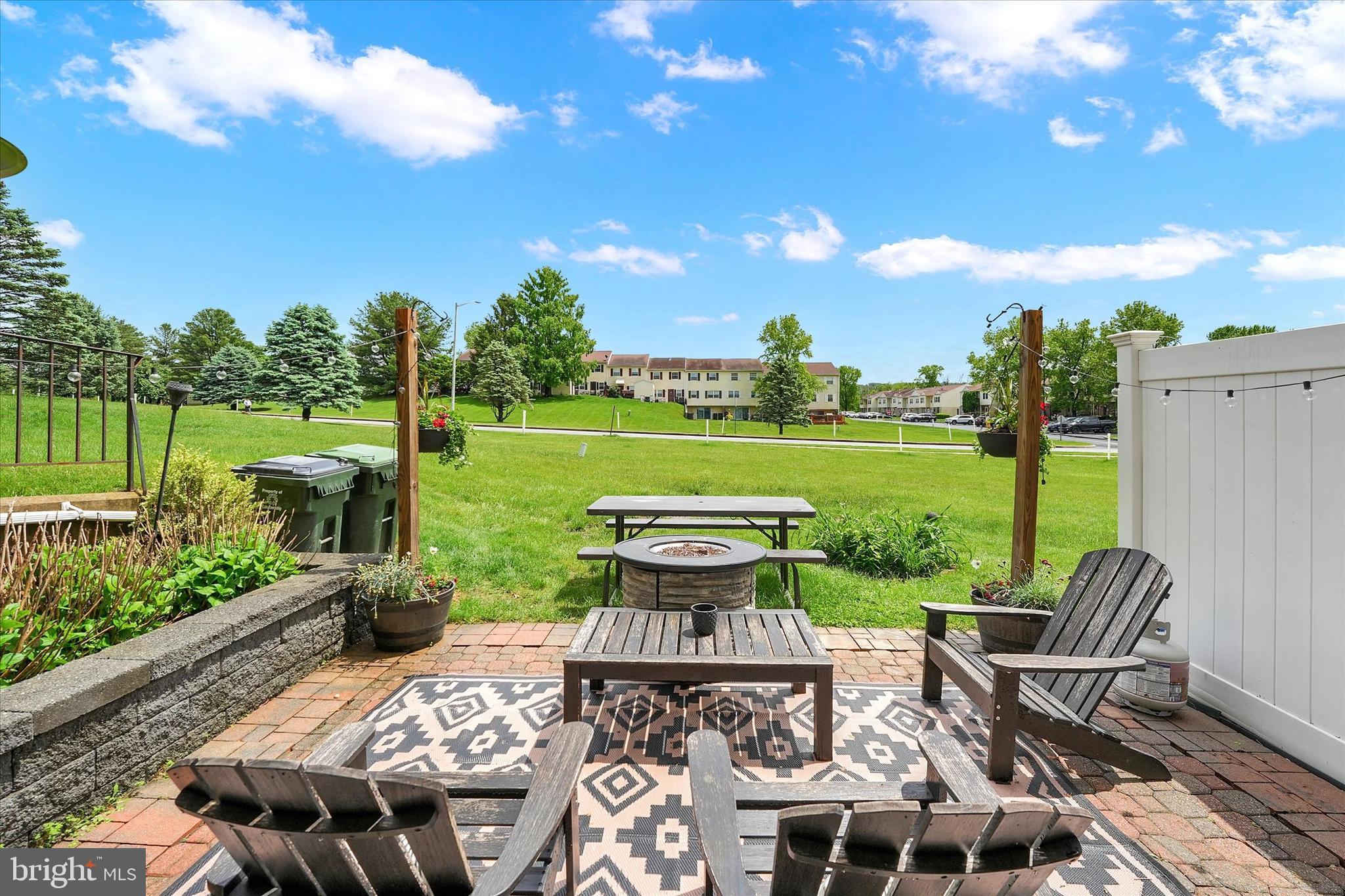 BEAVER RUN KNOLL - Residential