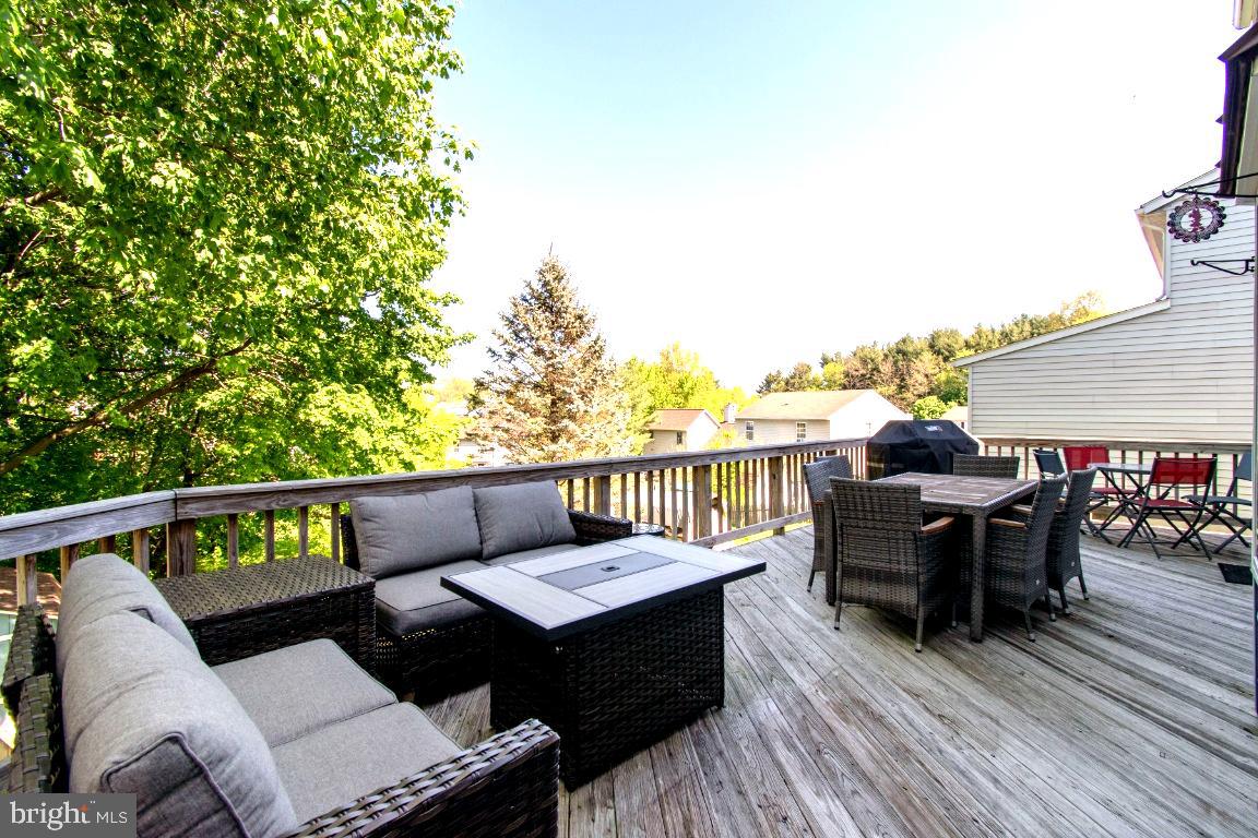 SMALL CROSSINGS - Residential