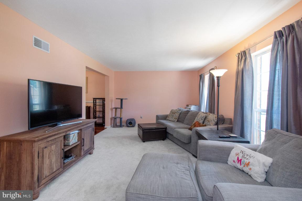 SMALL CROSSINGS - Residential