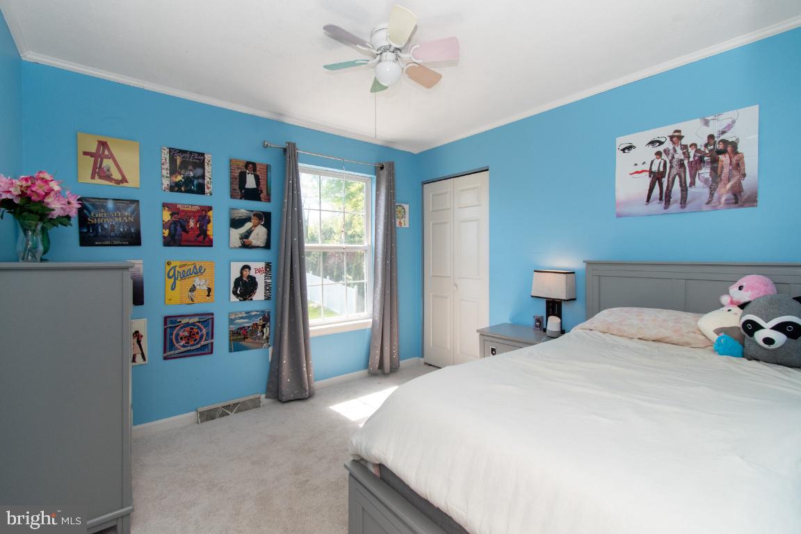 SMALL CROSSINGS - Residential