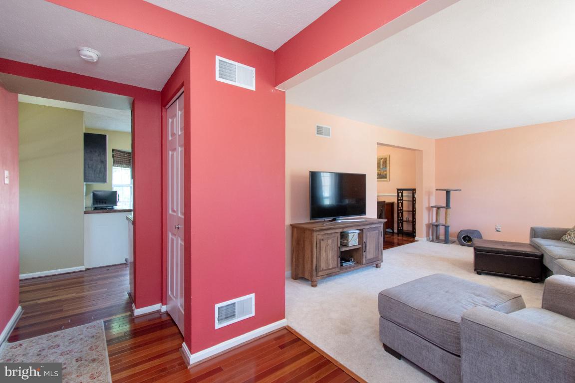 SMALL CROSSINGS - Residential