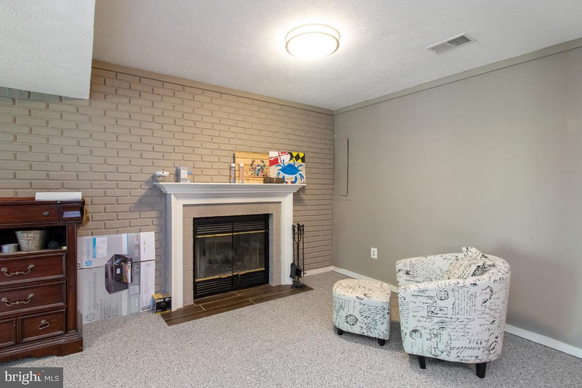 SMALL CROSSINGS - Residential