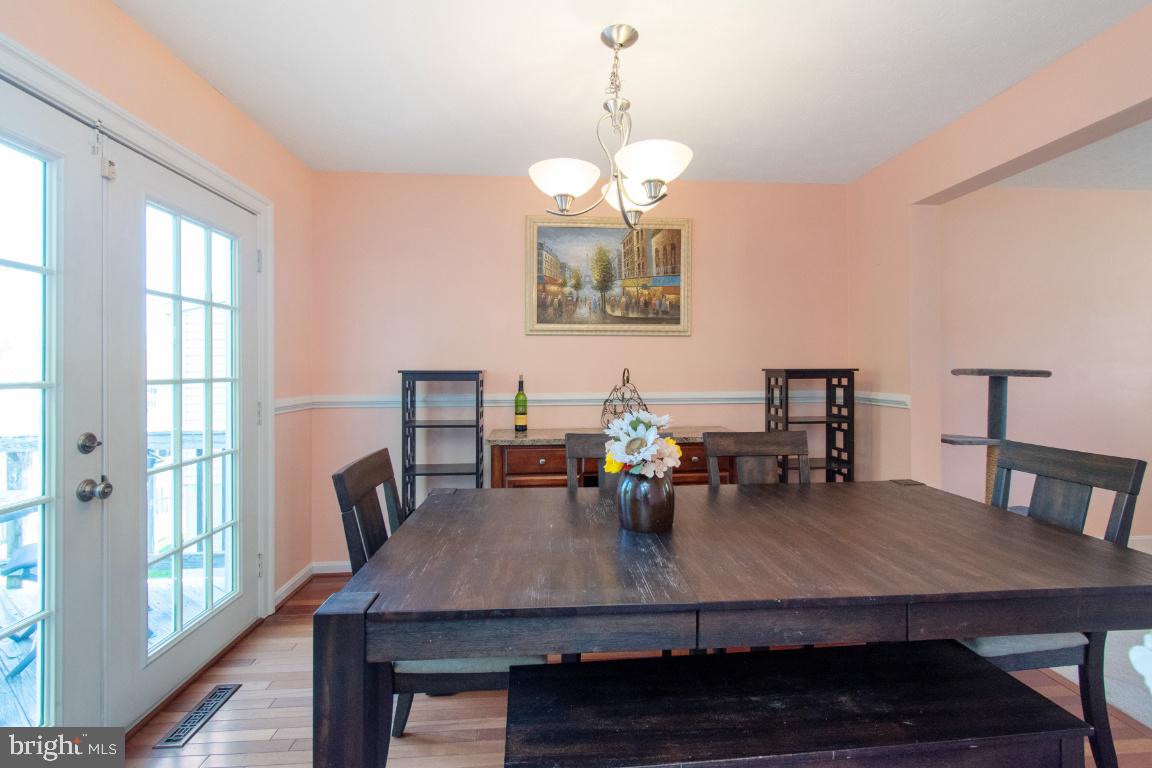 SMALL CROSSINGS - Residential