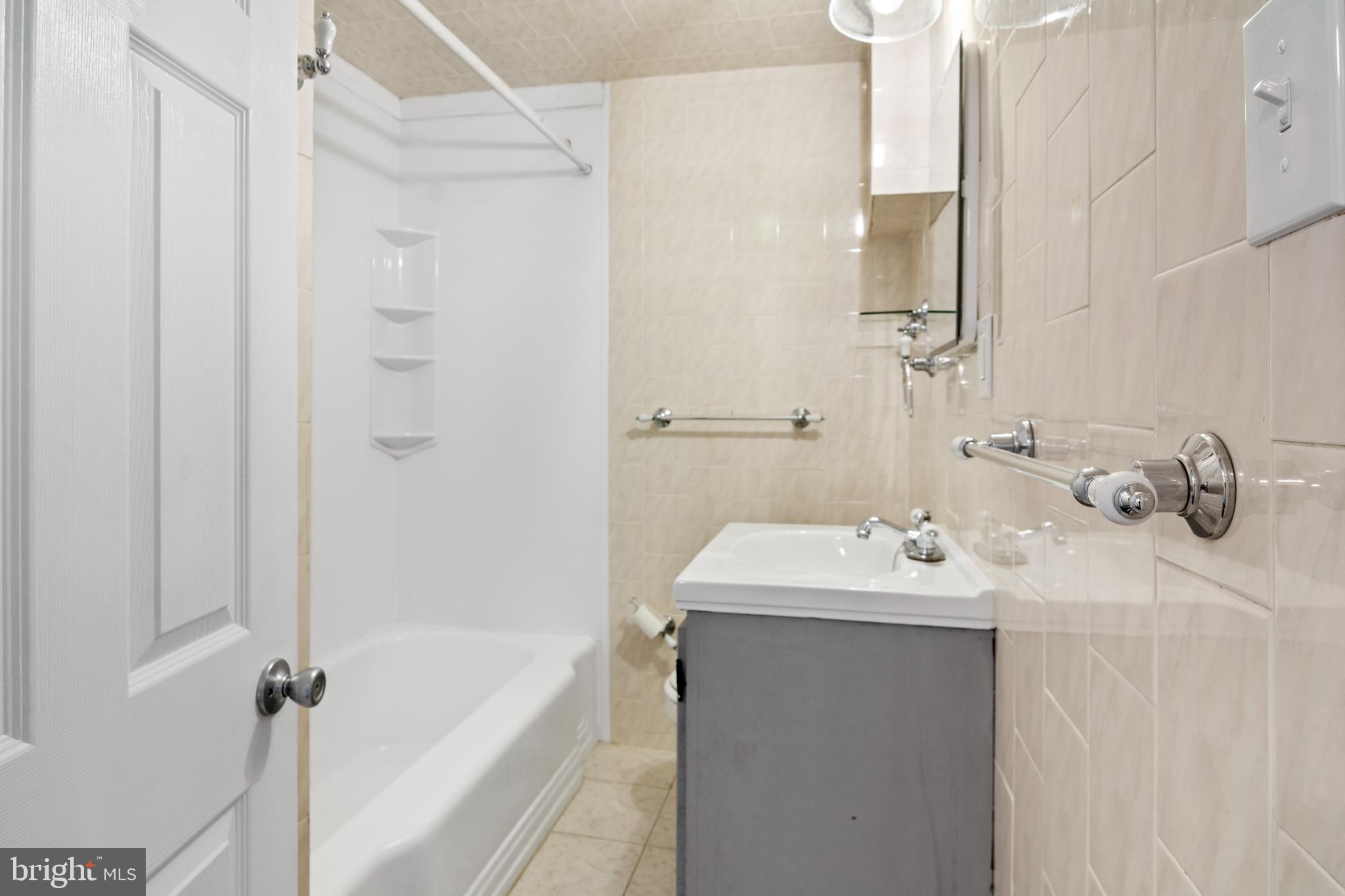 PHILADELPHIA HEIGHTS - Residential Lease