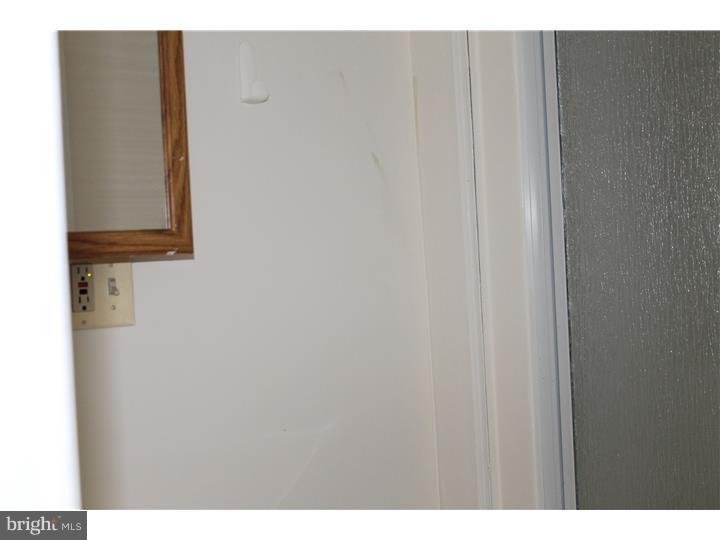 CASTOR GARDENS - Residential Lease