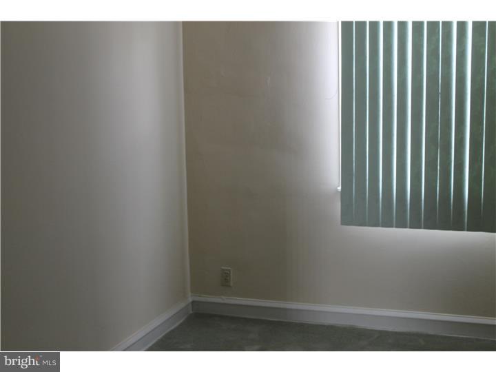 CASTOR GARDENS - Residential Lease