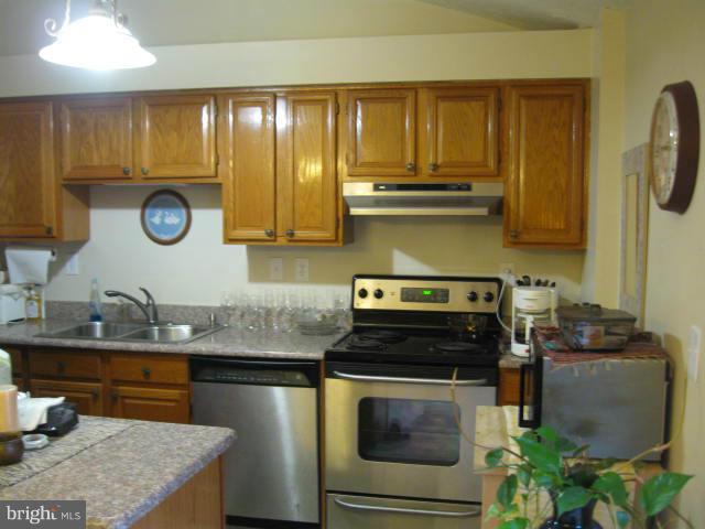 NEWPORT - Residential Lease