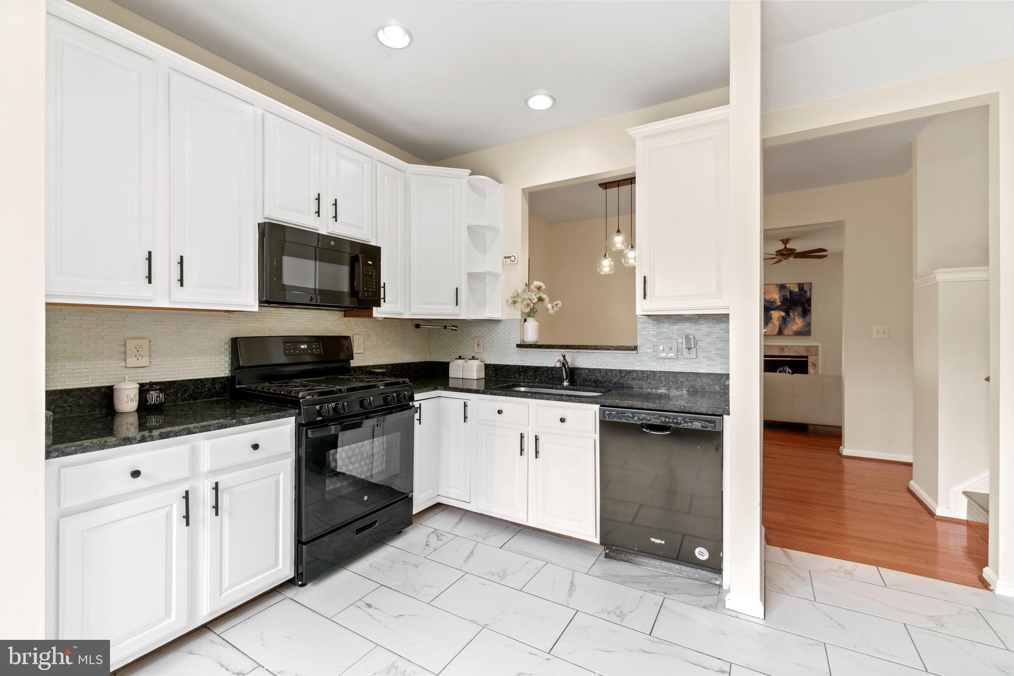 SUGARLAND OAKS - Residential