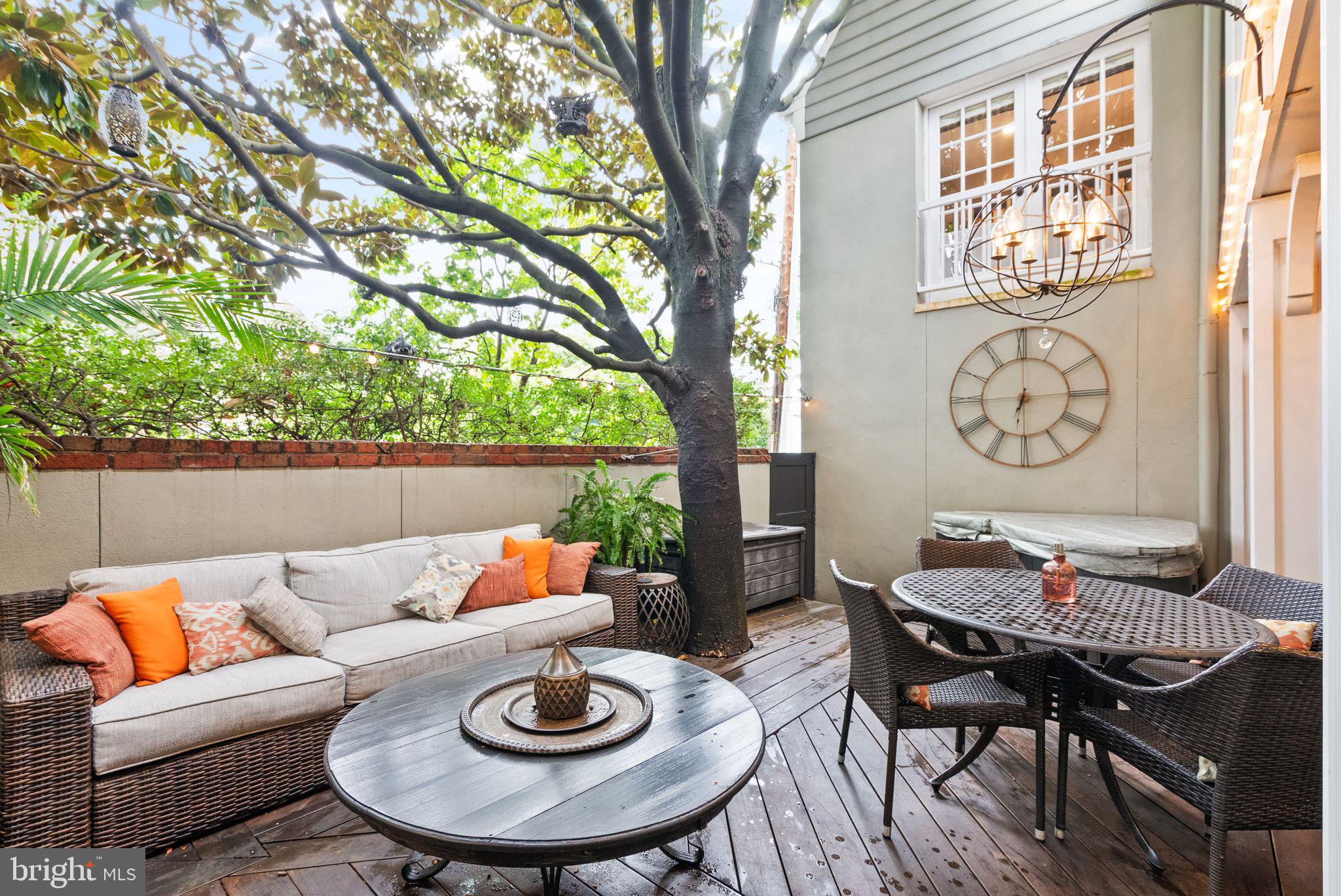 OLD TOWN ALEXANDRIA - Residential