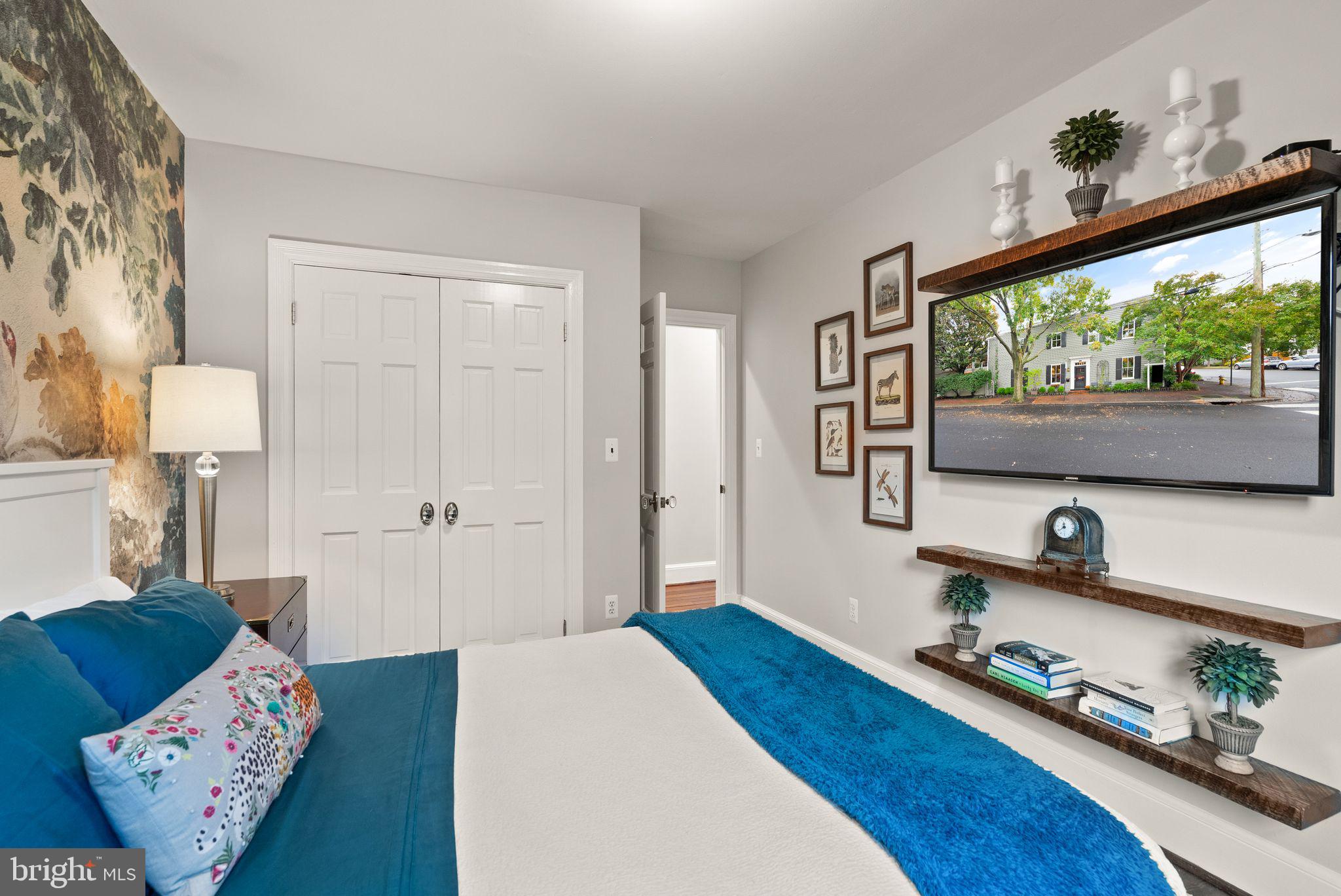 OLD TOWN ALEXANDRIA - Residential