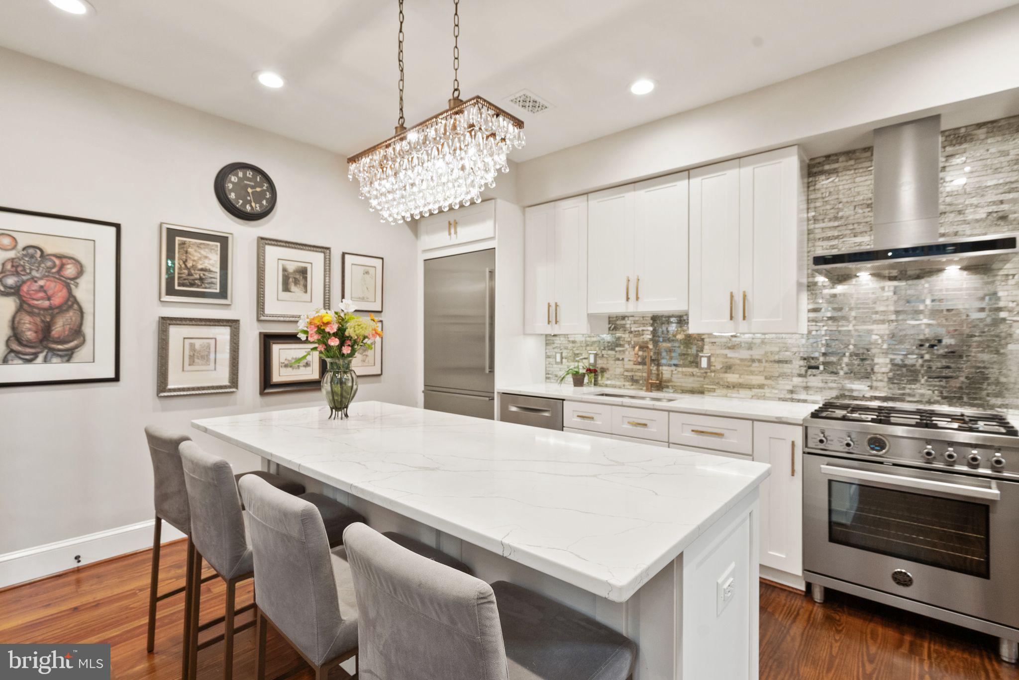 OLD TOWN ALEXANDRIA - Residential