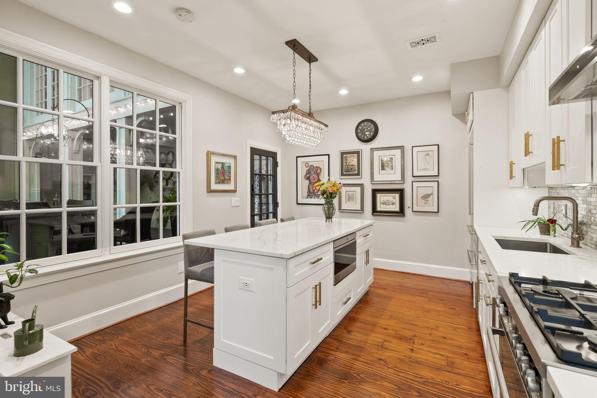 OLD TOWN ALEXANDRIA - Residential