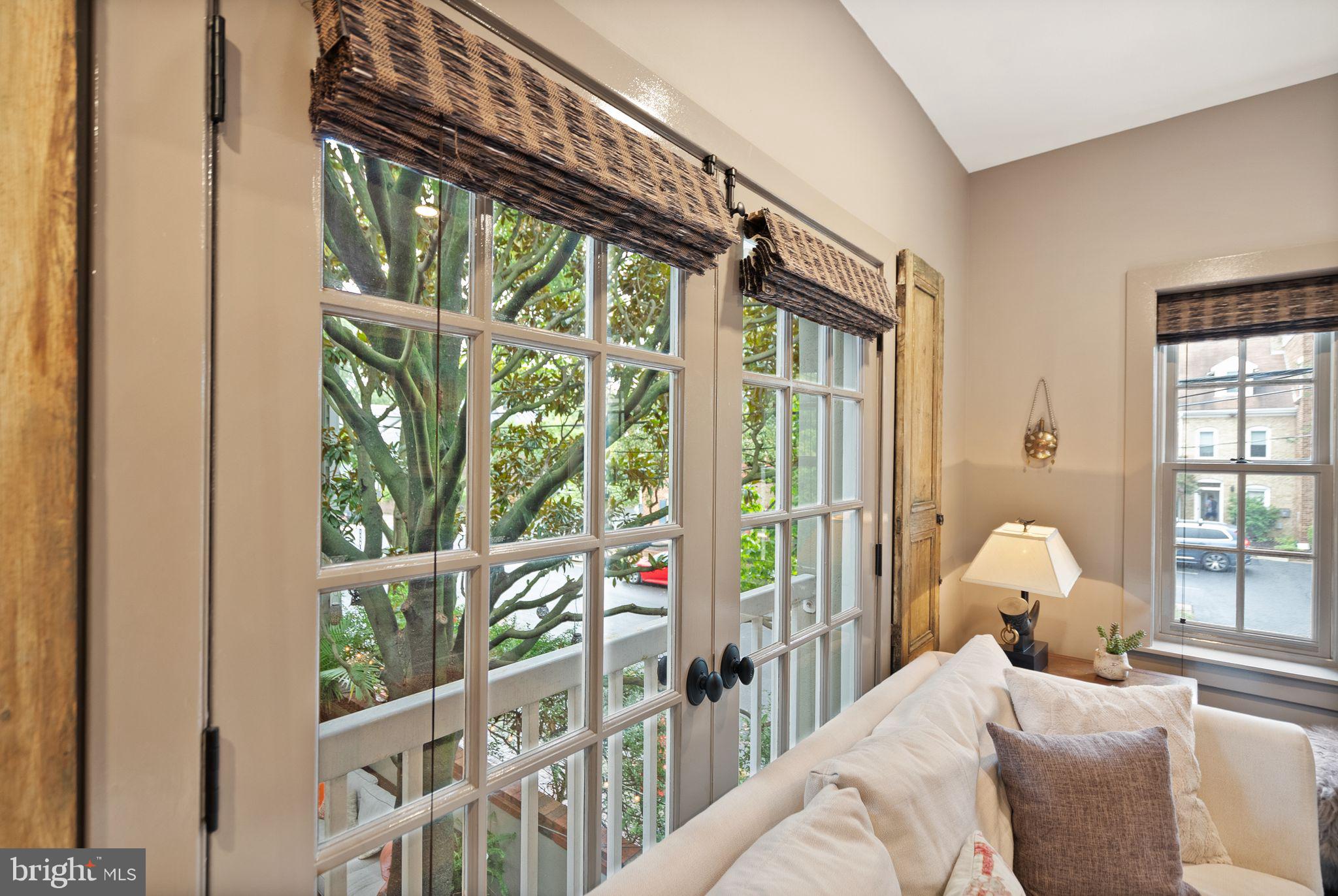 OLD TOWN ALEXANDRIA - Residential