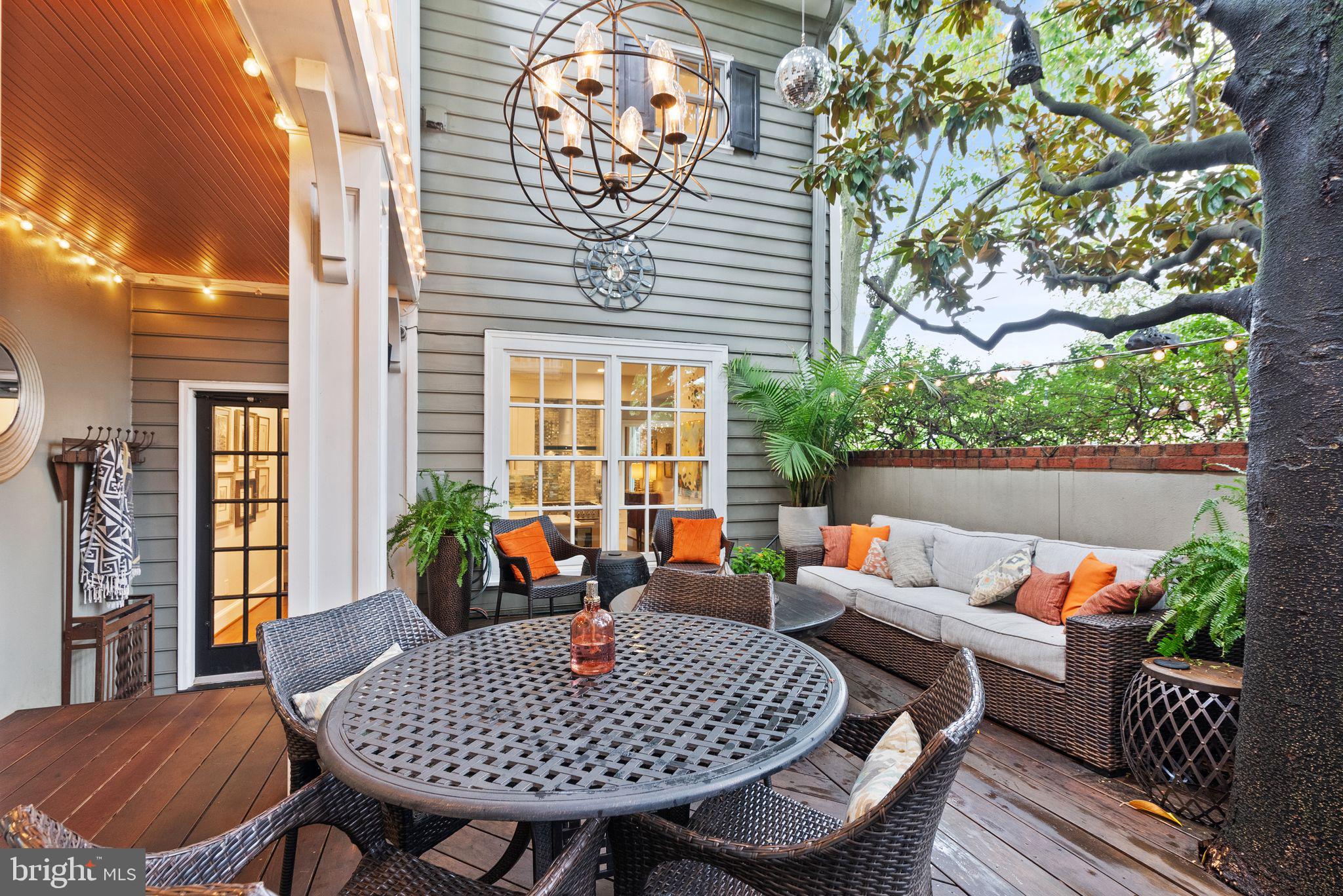 OLD TOWN ALEXANDRIA - Residential