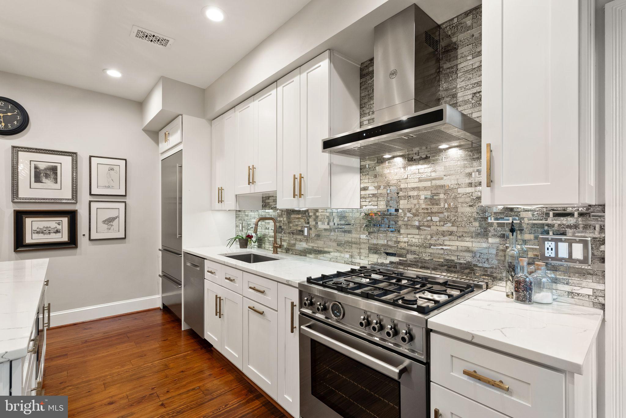 OLD TOWN ALEXANDRIA - Residential