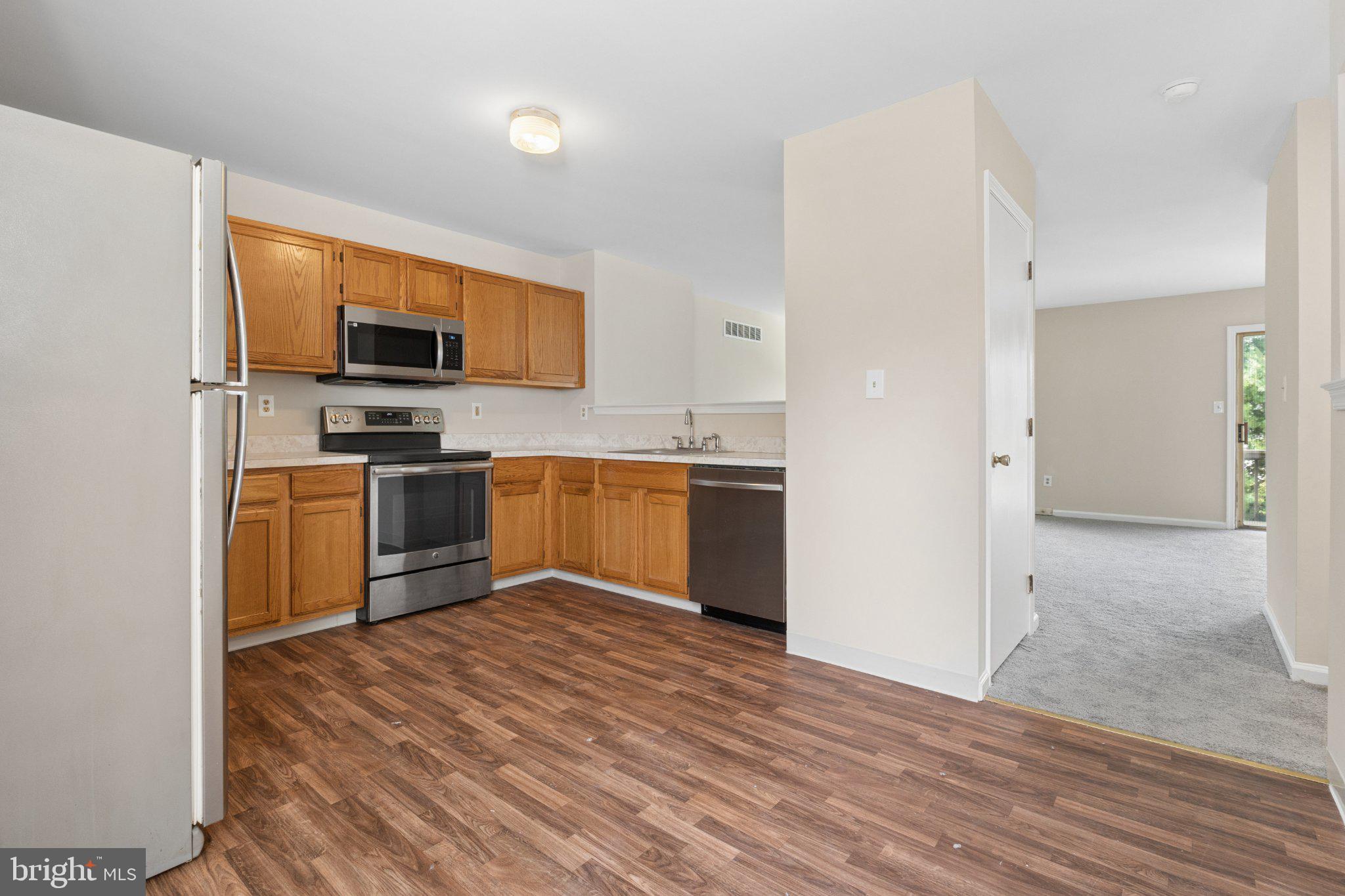 325 CHARRING CROSS DRIVE