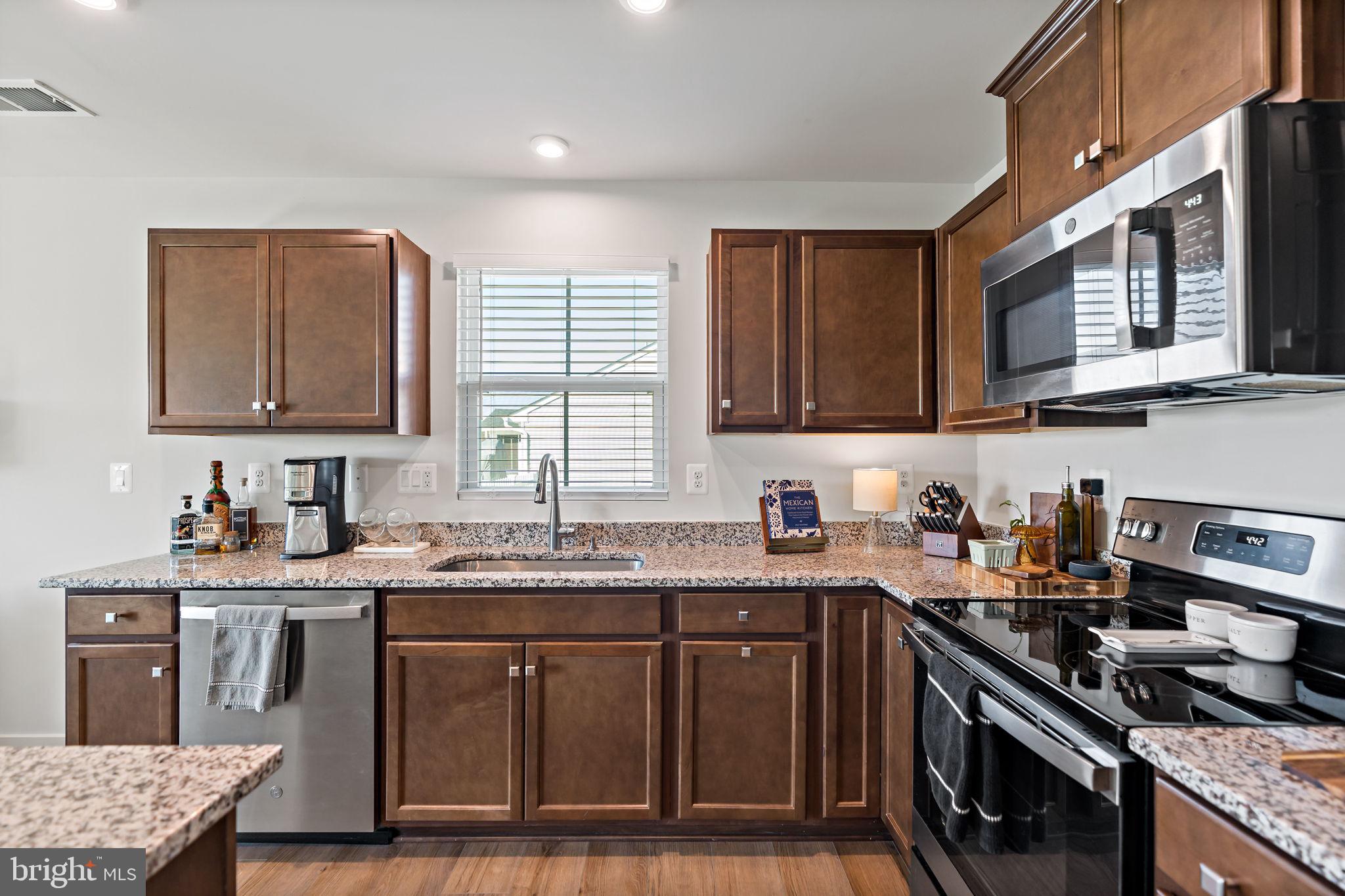 CARDINAL POINTE - Residential