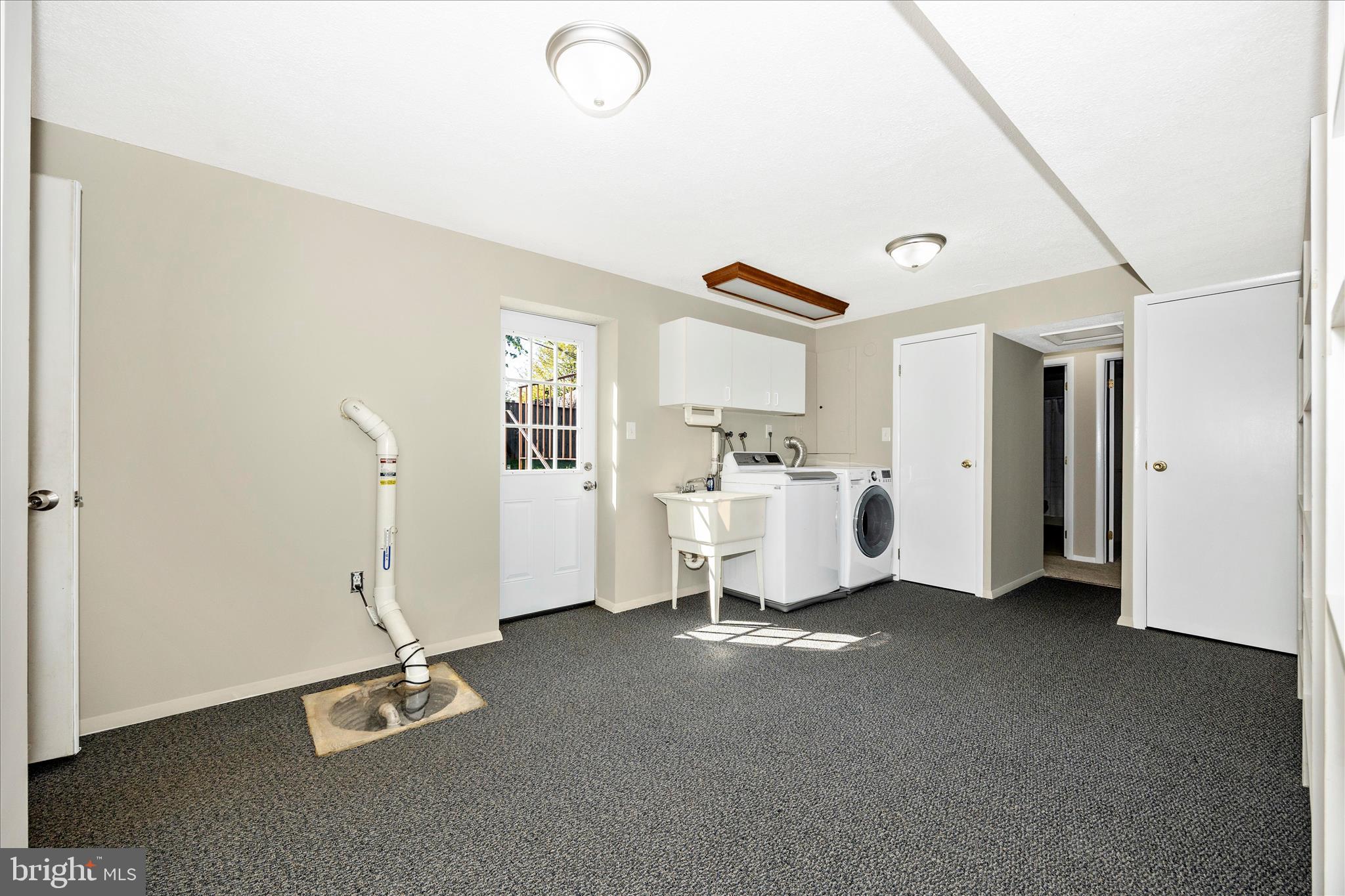 FOUNTAIN ROCK MANOR - Residential