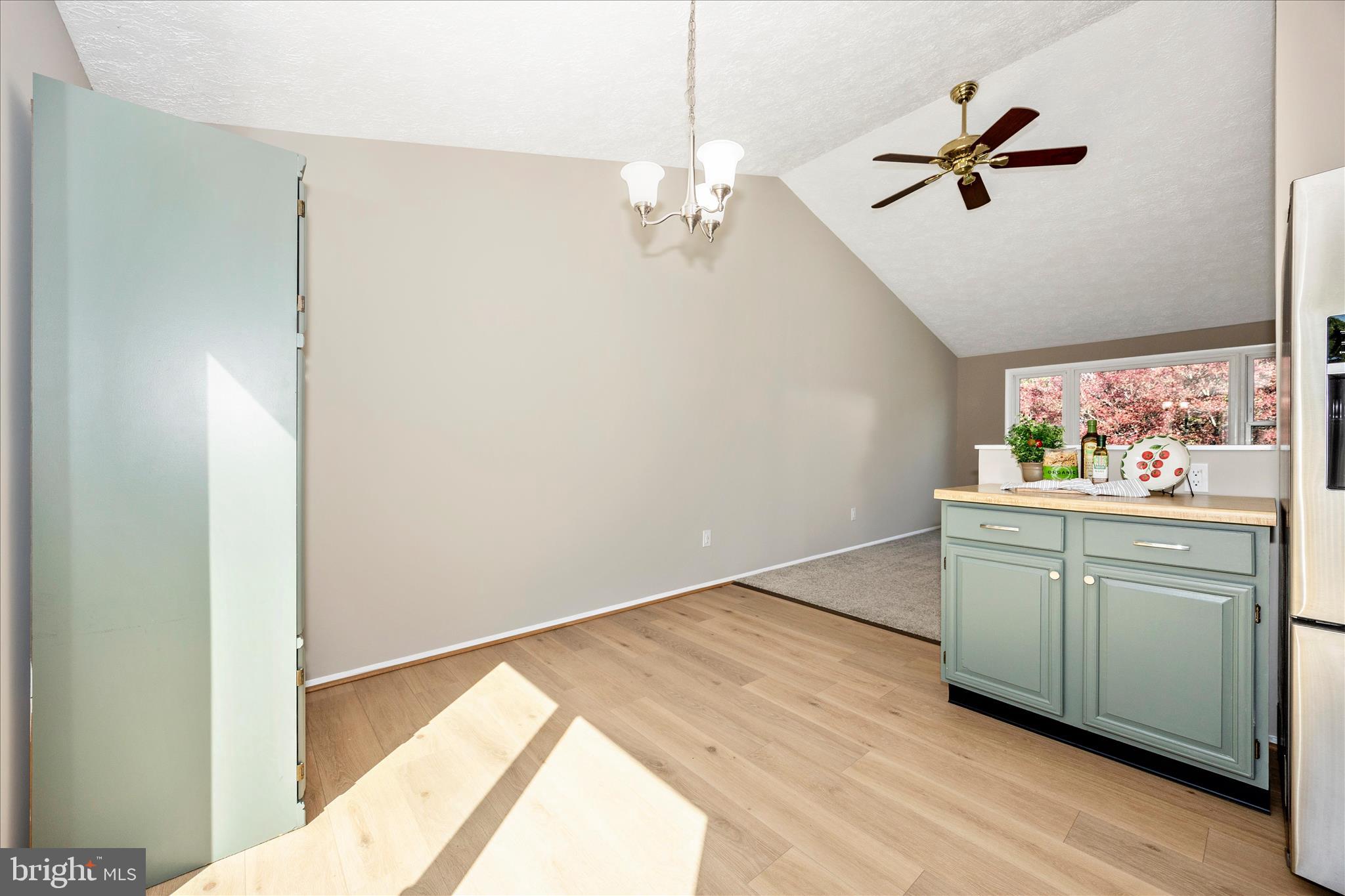 FOUNTAIN ROCK MANOR - Residential