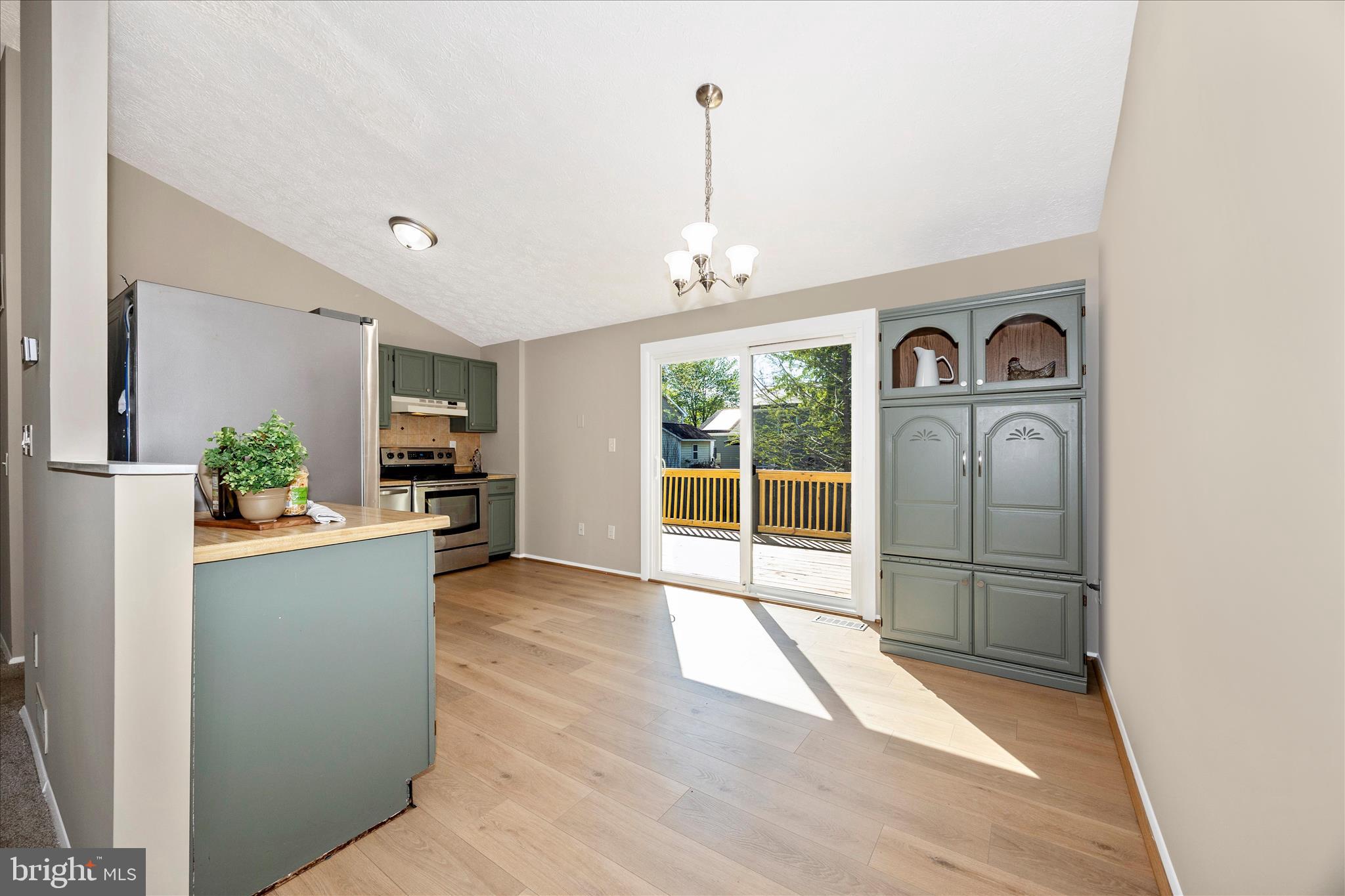 FOUNTAIN ROCK MANOR - Residential