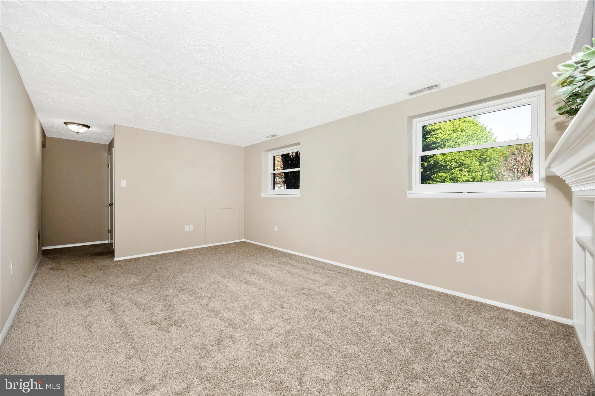 FOUNTAIN ROCK MANOR - Residential