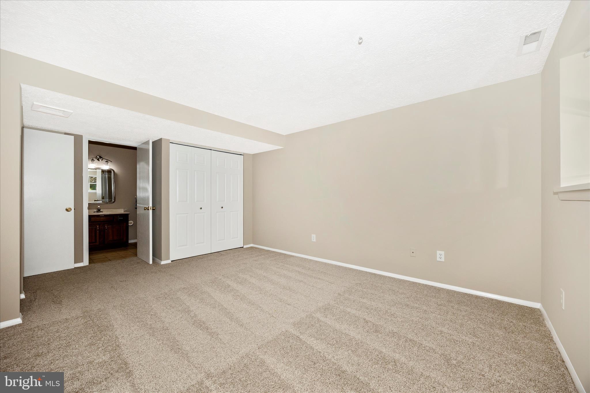 FOUNTAIN ROCK MANOR - Residential