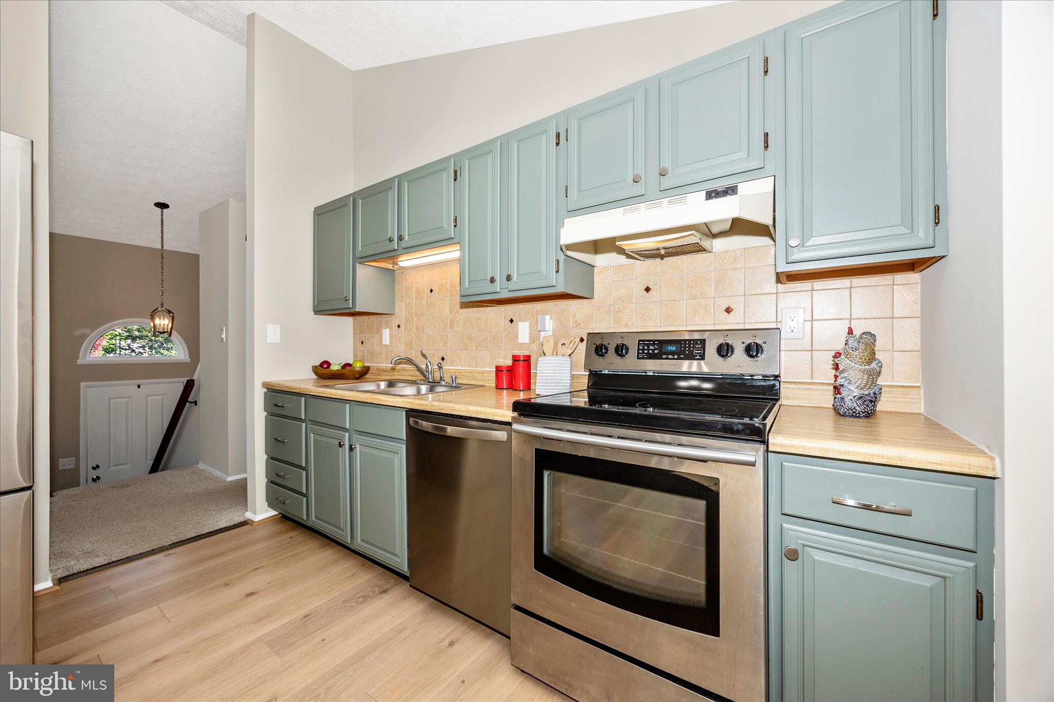 FOUNTAIN ROCK MANOR - Residential