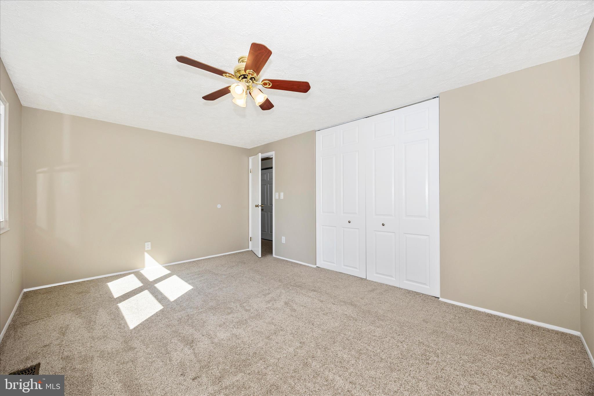 FOUNTAIN ROCK MANOR - Residential