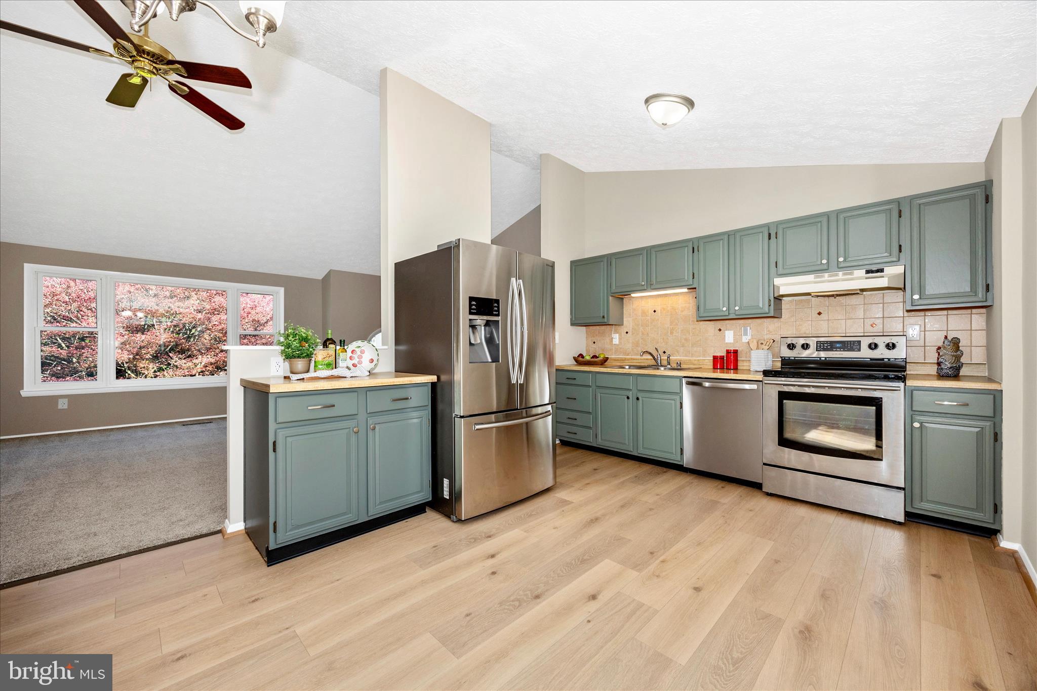 FOUNTAIN ROCK MANOR - Residential