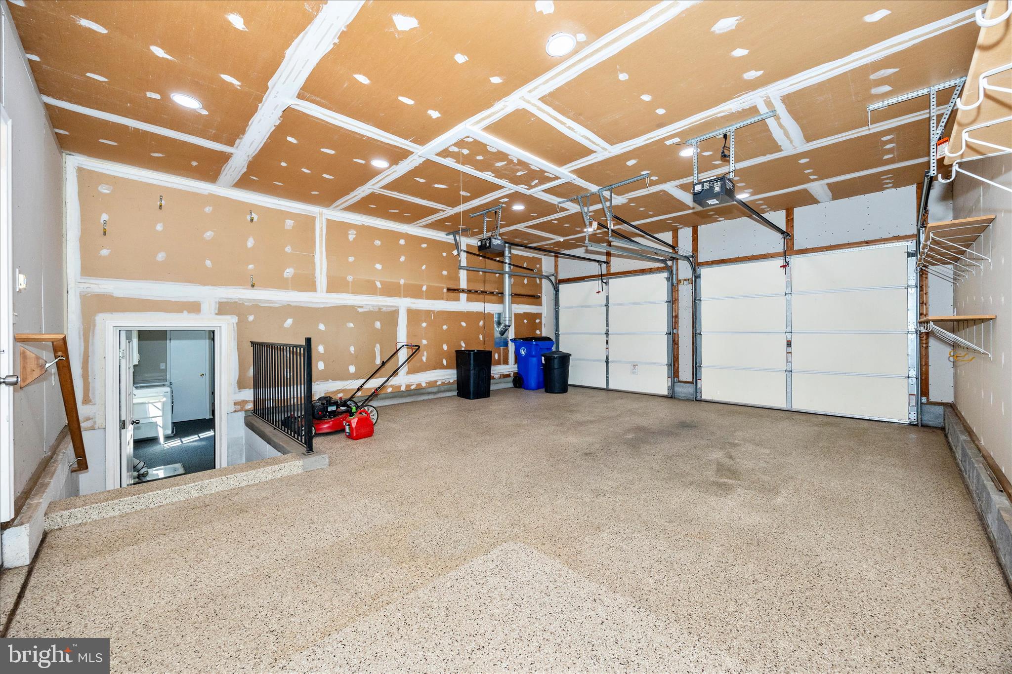 FOUNTAIN ROCK MANOR - Residential