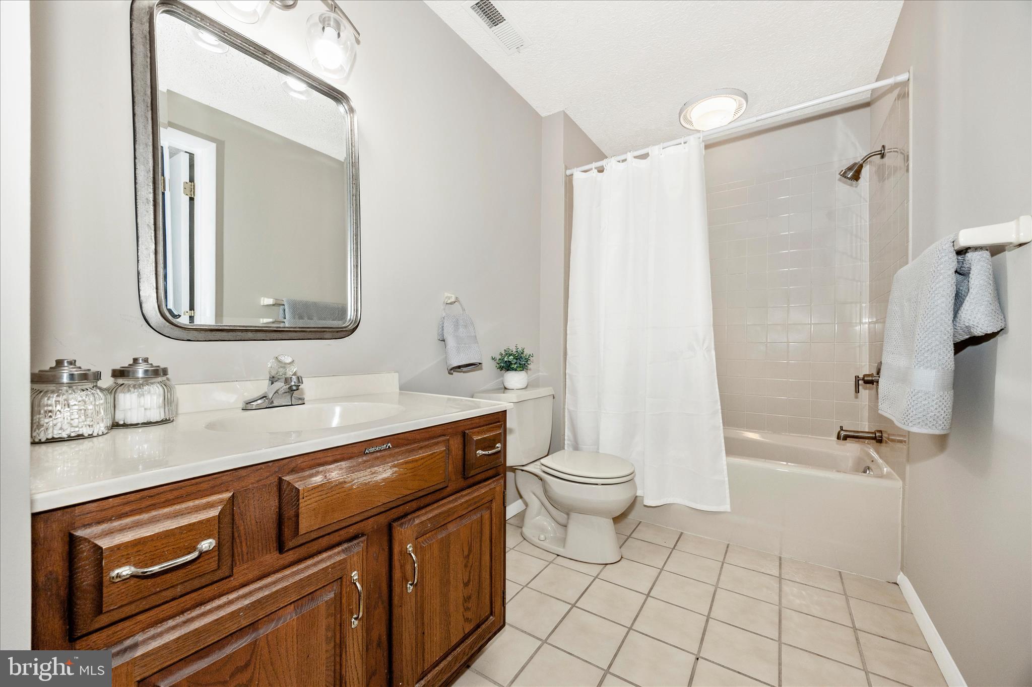 FOUNTAIN ROCK MANOR - Residential