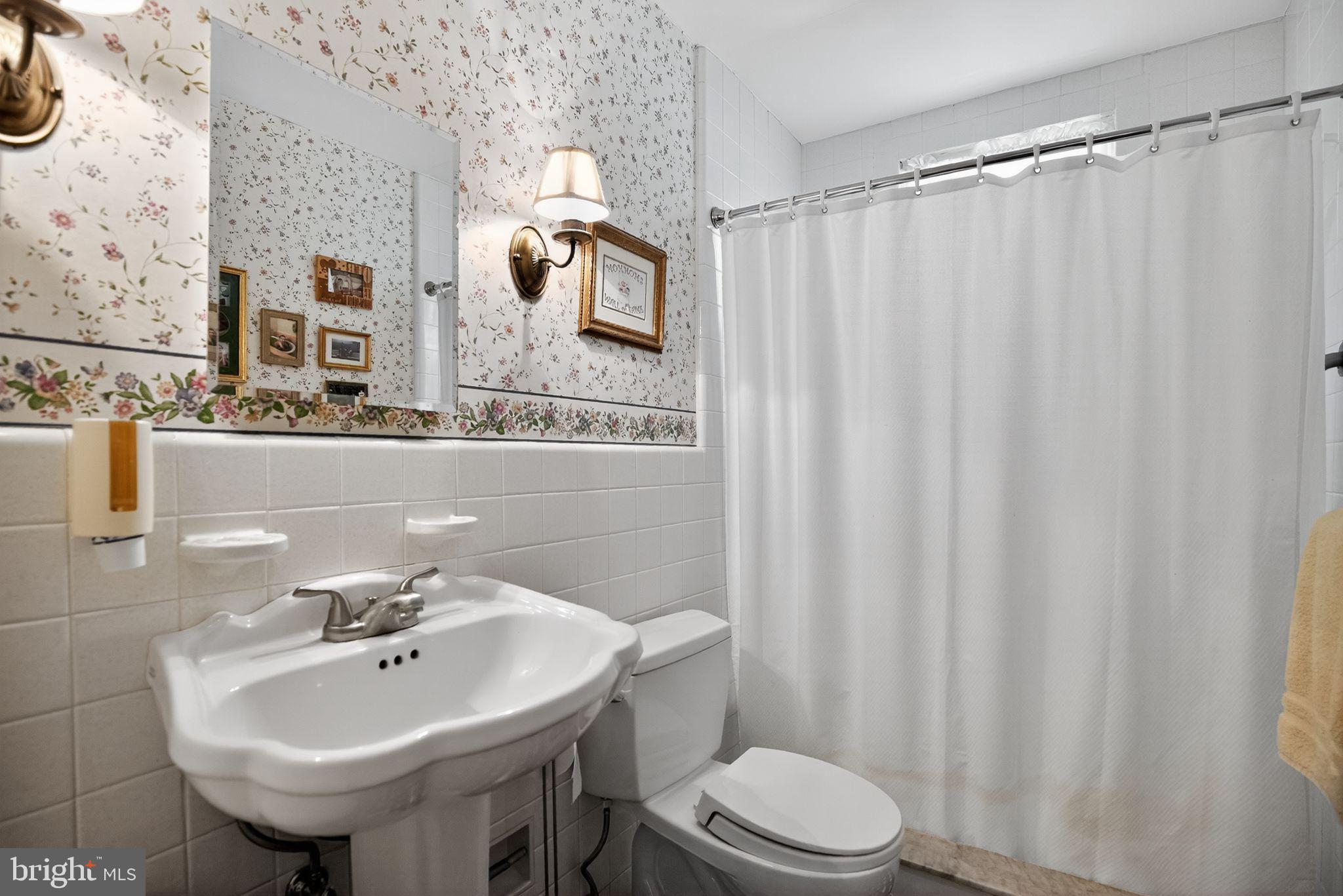 GLENSIDE - Residential