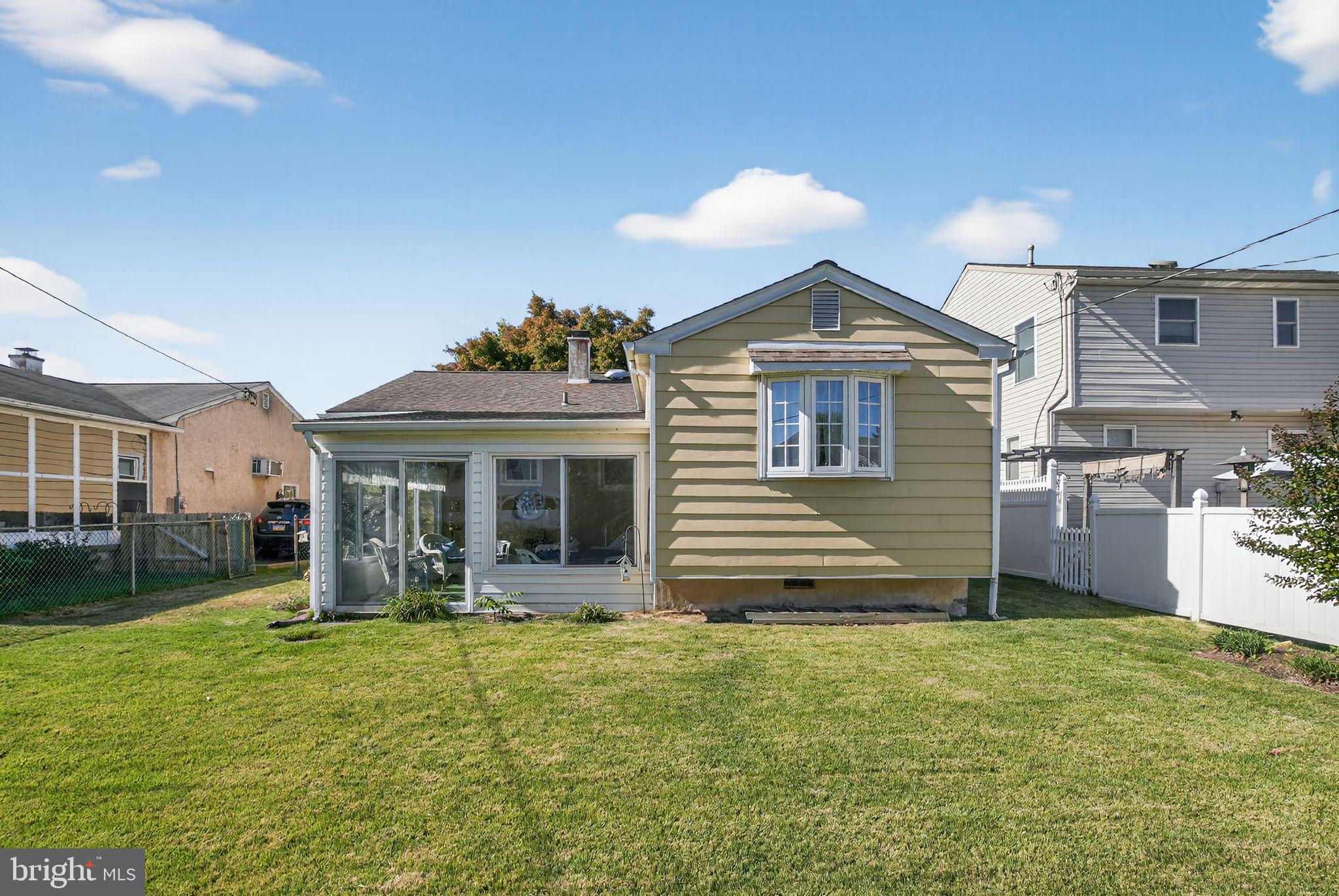 GLENSIDE - Residential