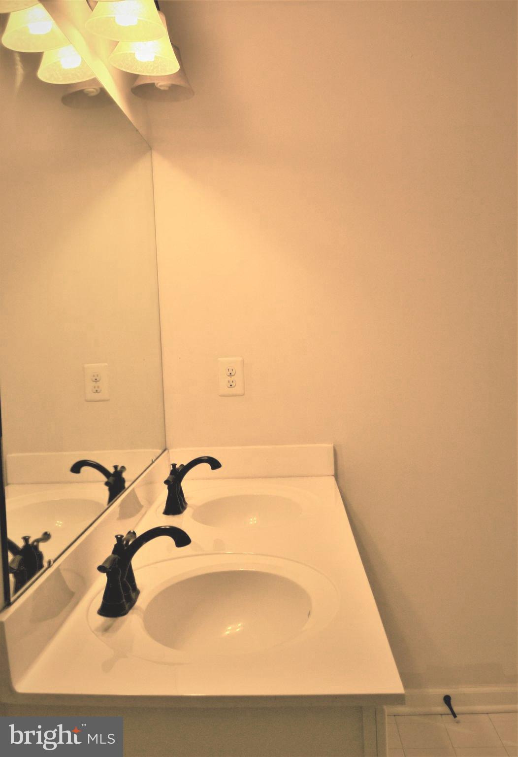 BRENTWOOD - Residential Lease