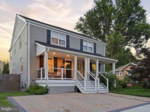 Photo of 102 E Howell Avenue, ALEXANDRIA, VA 22301 (MLS # VAAX2063258)
