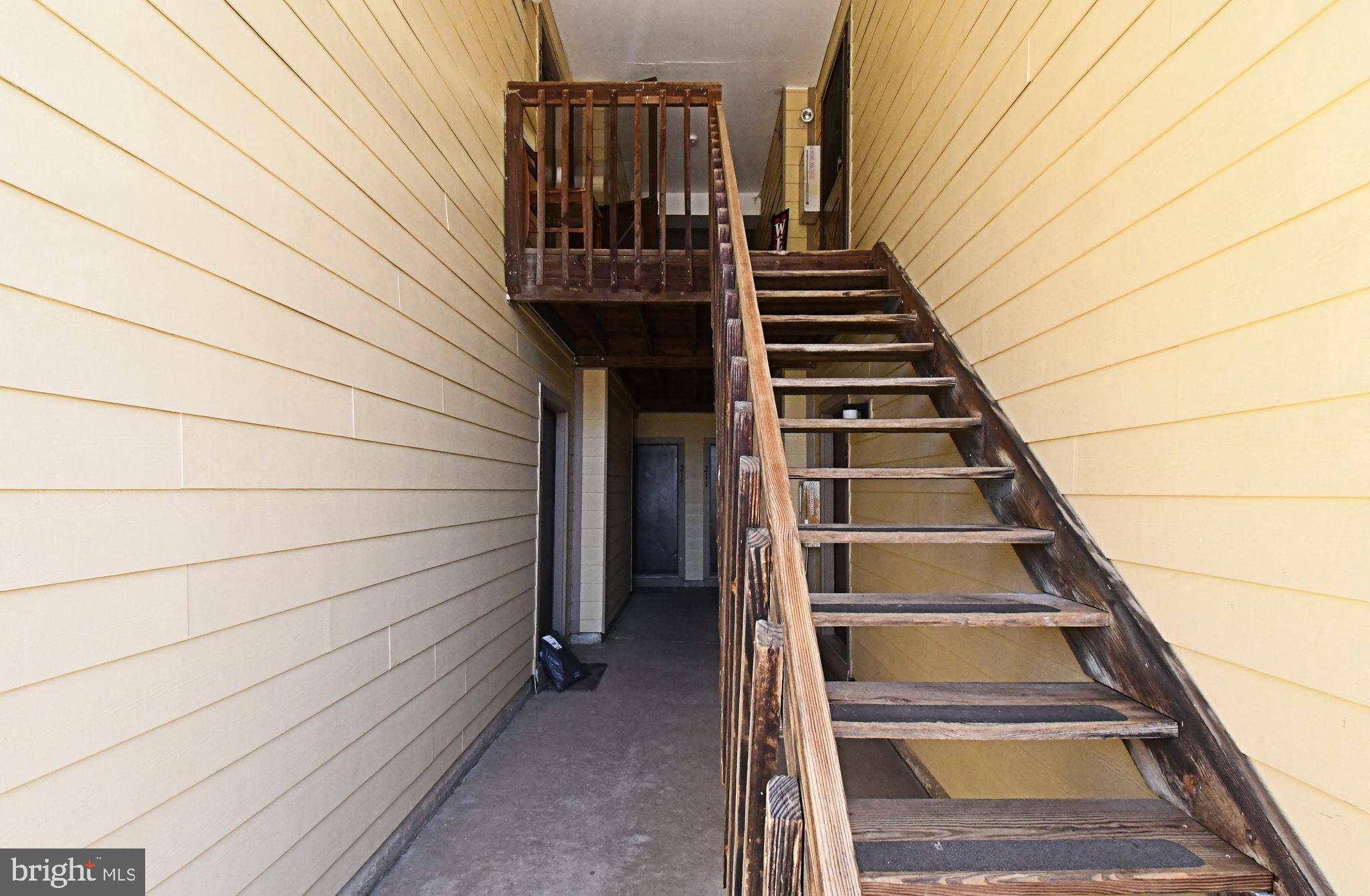 WOOD HOLLOW - Residential