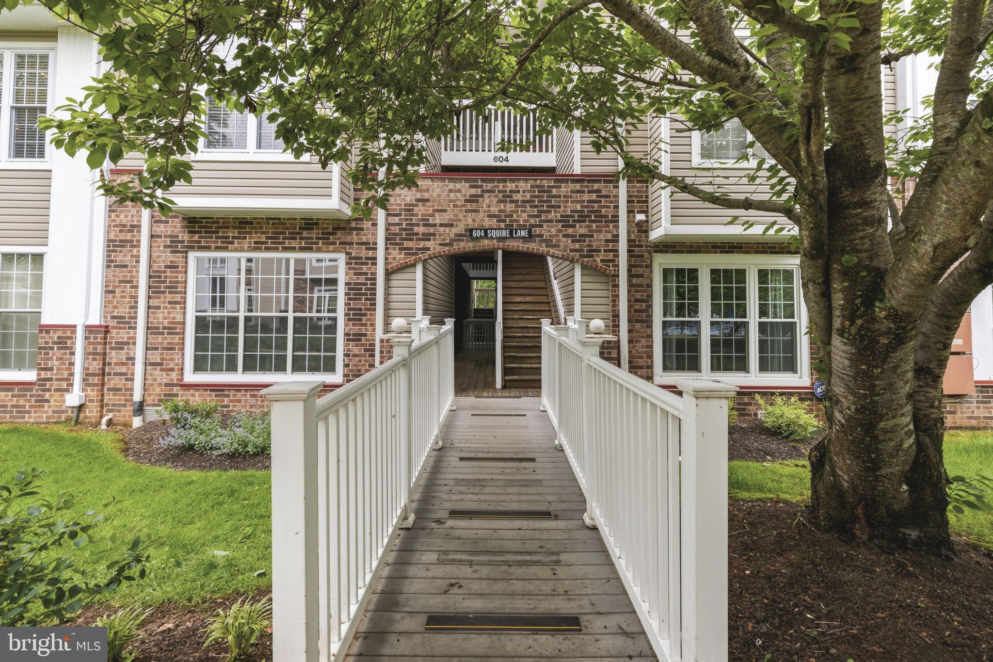 ENGLISH COUNTRY MANOR - Residential