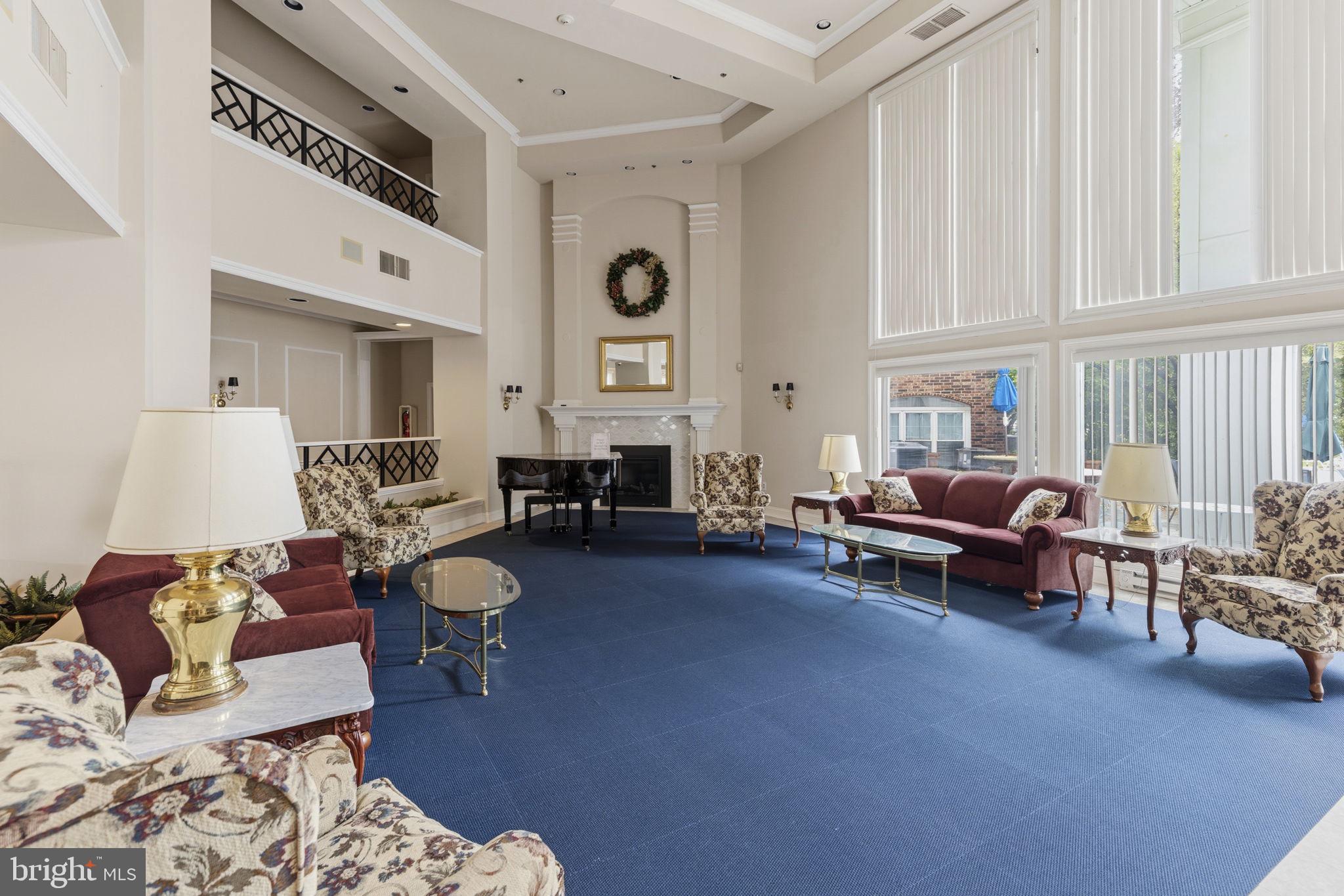 ENGLISH COUNTRY MANOR - Residential