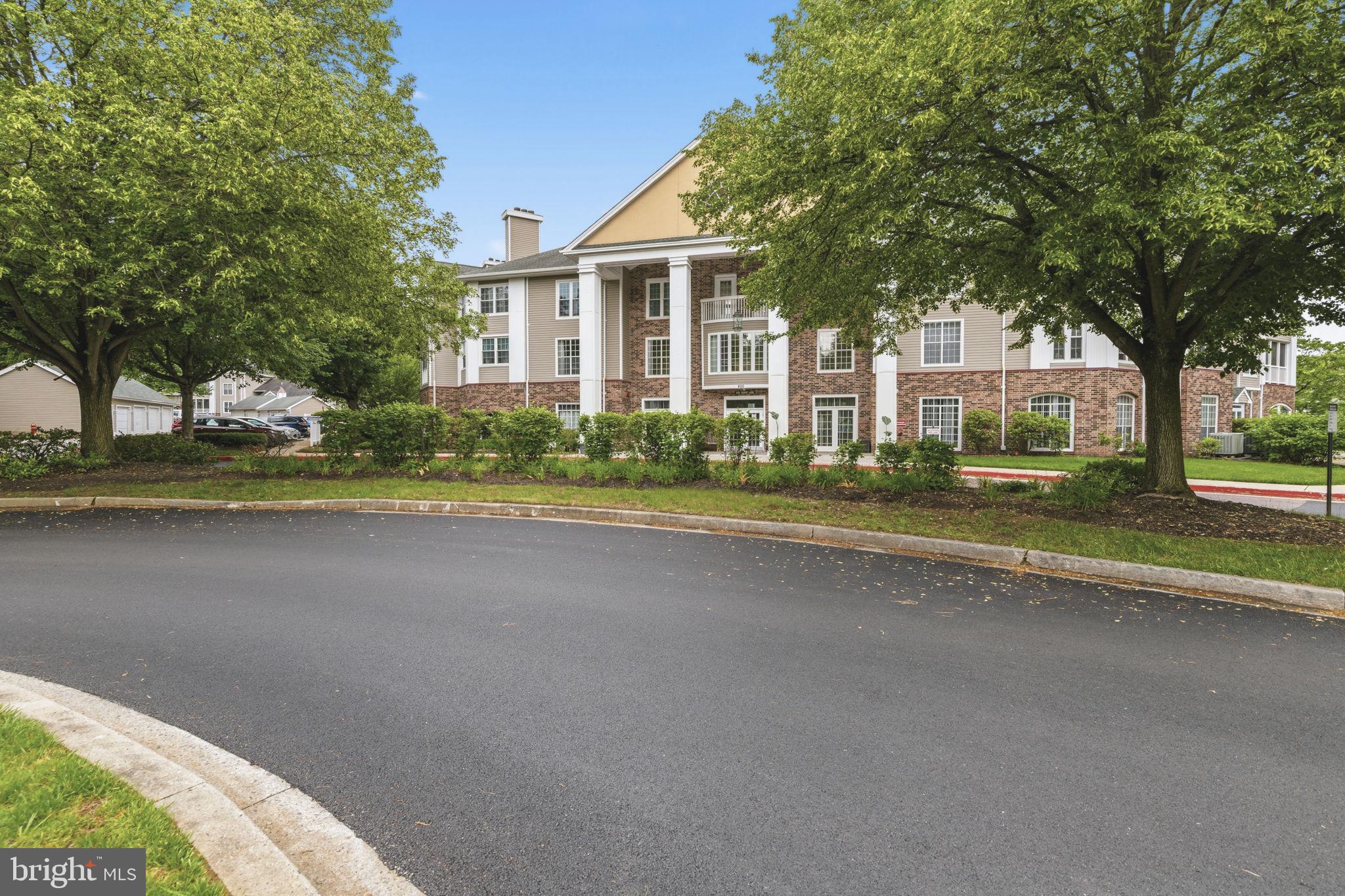 ENGLISH COUNTRY MANOR - Residential
