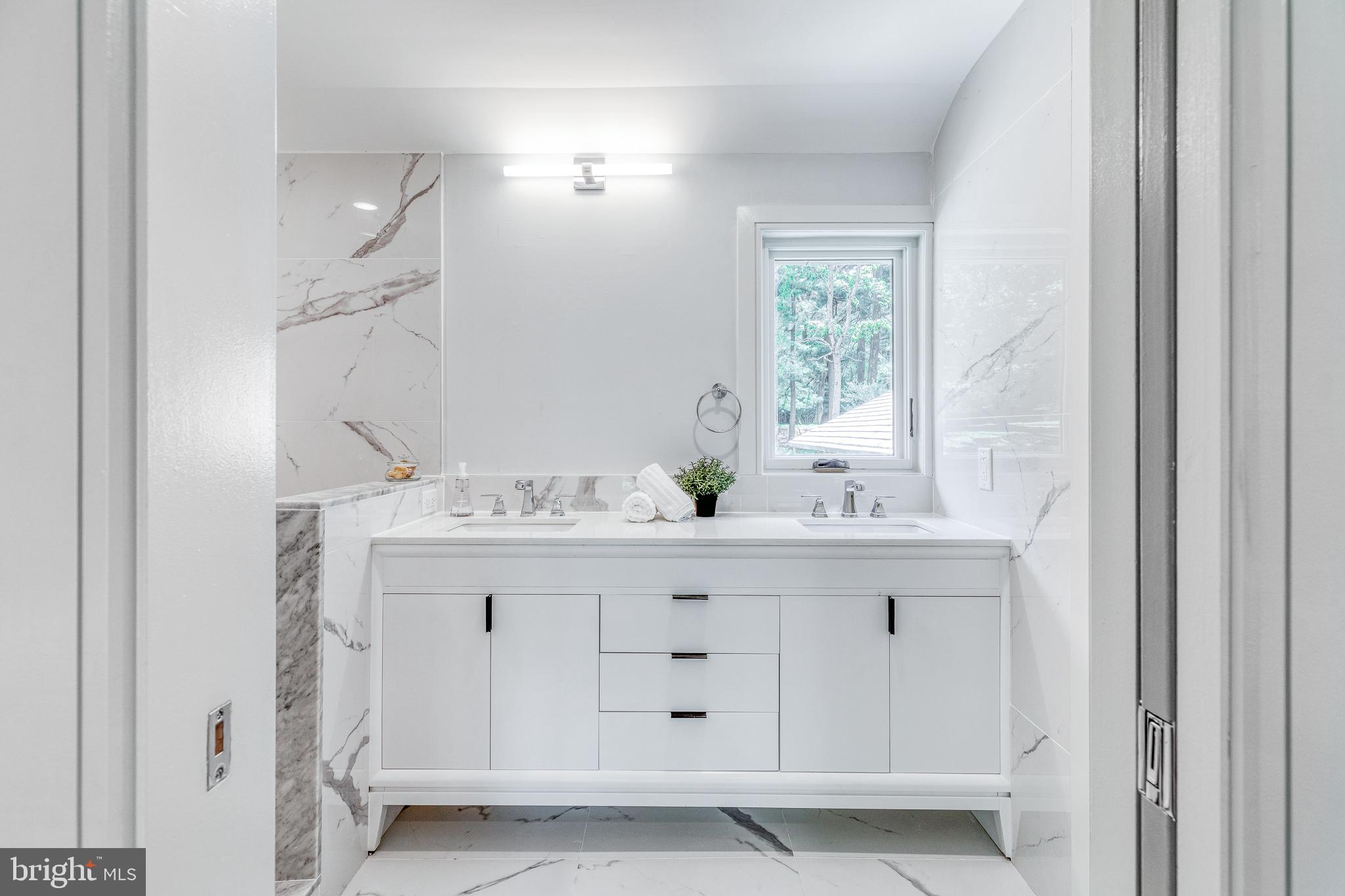 ANDORRA WOODS - Residential